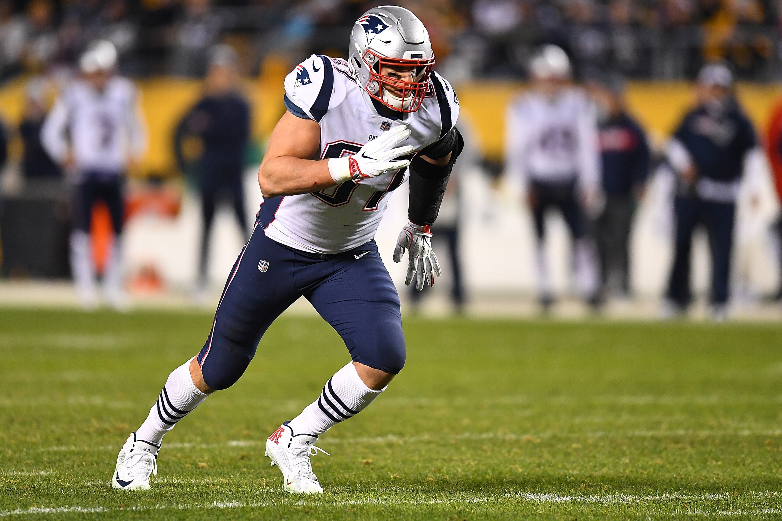 PITTSBURGH, PA - DECEMBER 16: Rob Gronkowski #87 of the New England Patriots in action during the game against the Pittsburgh Steelers at Heinz Field on December 16, 2018 in Pittsburgh, Pennsylvania. (Photo by Joe Sargent/Getty Images) PITTSBURGH, PA - DECEMBER 16: Rob Gronkowski #87 of the New England Patriots in action during the game against the Pittsburgh Steelers at Heinz Field on December 16, 2018 in Pittsburgh, Pennsylvania. (Photo by Joe Sargent/Getty Images)
