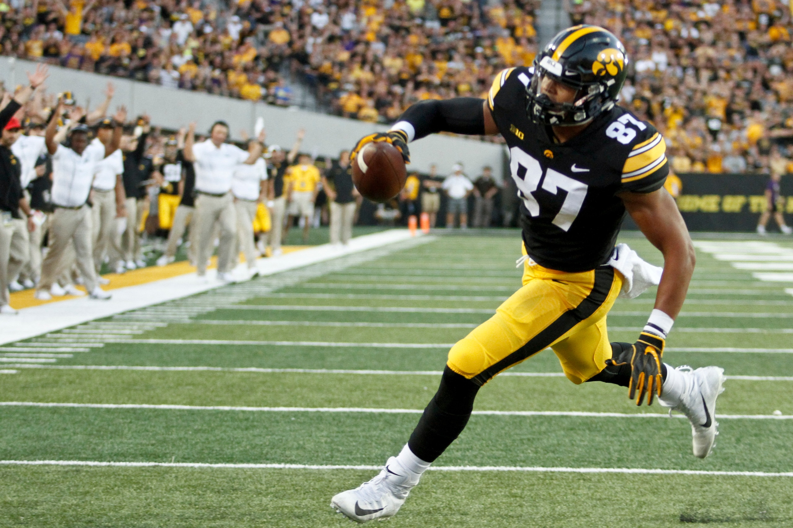IOWA CITY, IOWA- SEPTEMBER 15:  Tight end Noah Fant #87of the Iowa Hawkeyes runs in for a touchdown during the first half against the Northern Iowa Panthers on September 15, 2018 at Kinnick Stadium, in Iowa City, Iowa.  (Photo by Matthew Holst/Getty Image