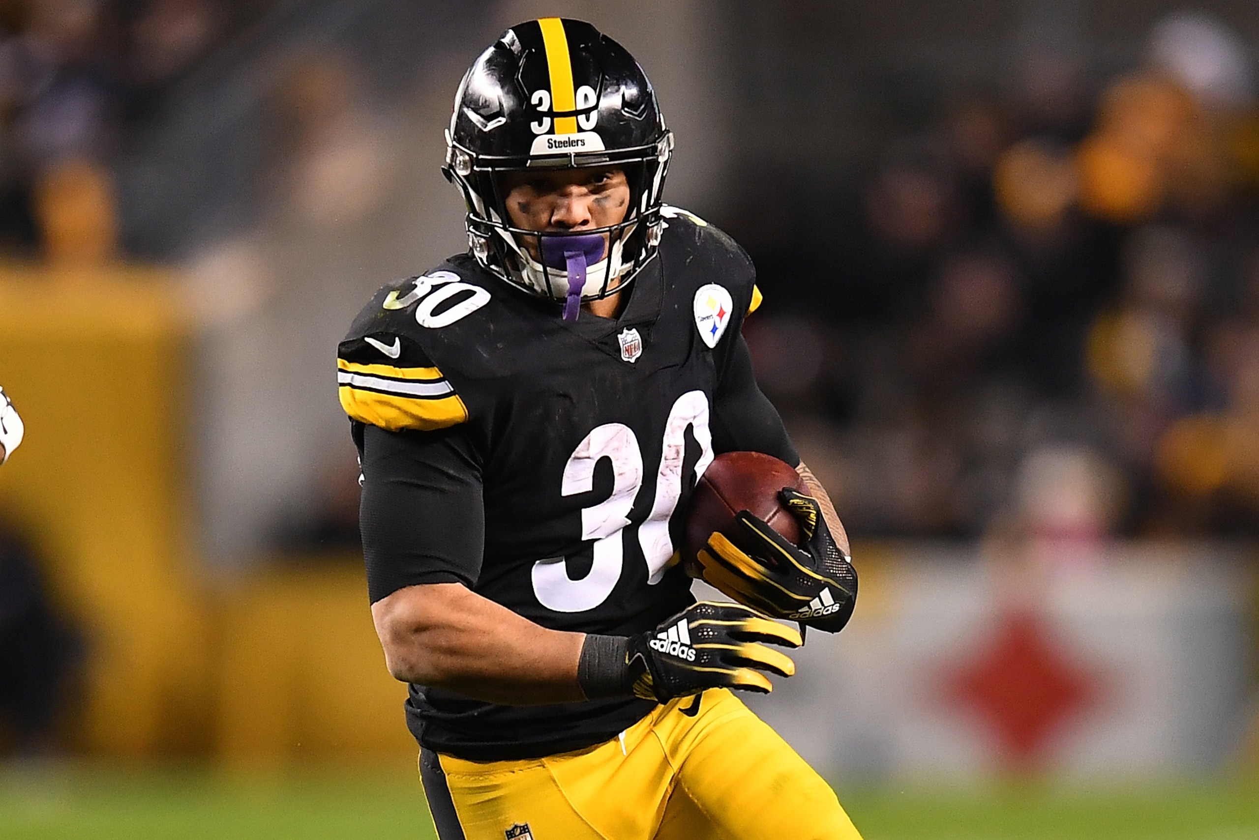 PITTSBURGH, PA - DECEMBER 30:  James Conner #30 of the Pittsburgh Steelers in action during the game against the Cincinnati Bengals at Heinz Field on December 30, 2018 in Pittsburgh, Pennsylvania. (Photo by Joe Sargent/Getty Images)