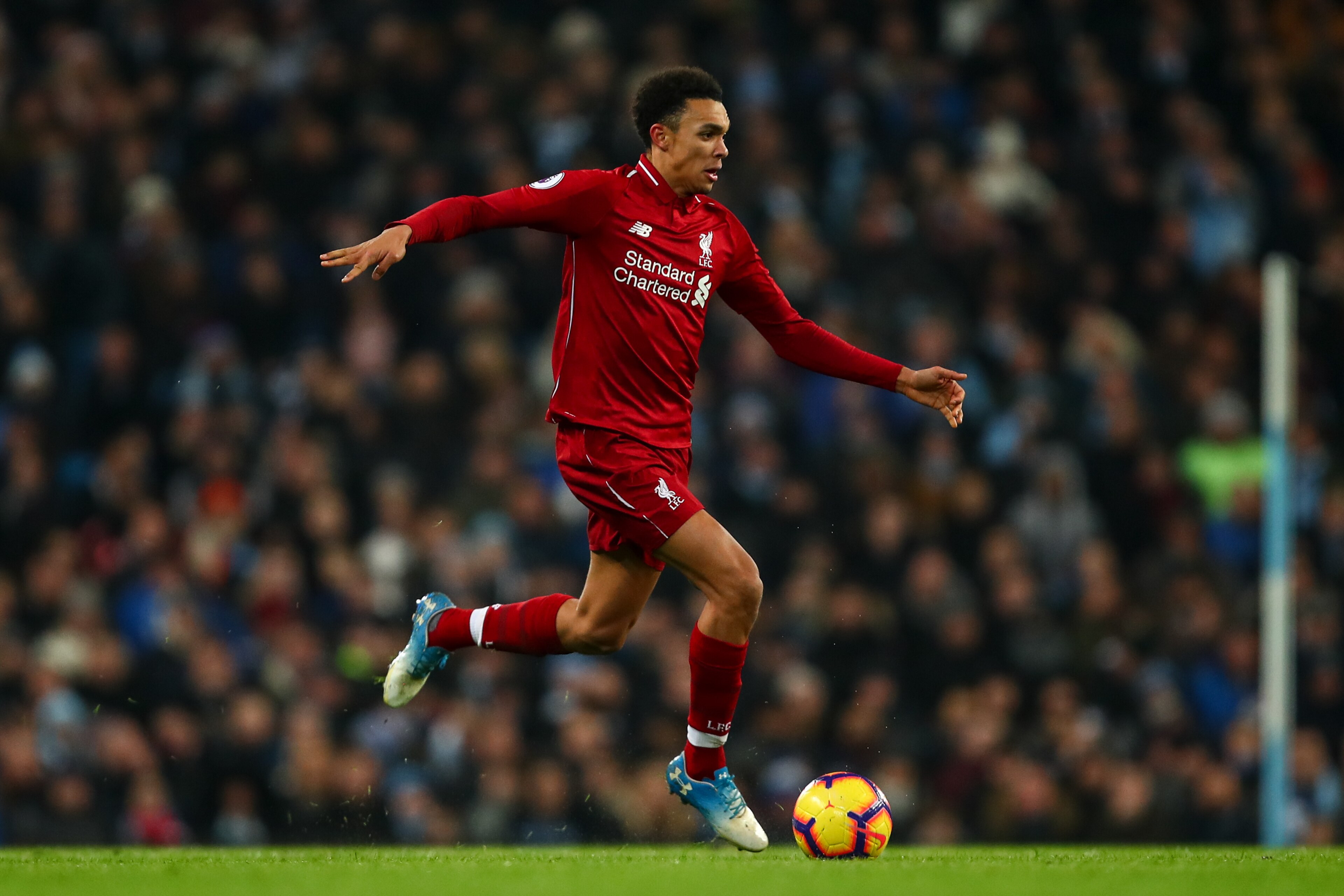MANCHESTER, ENGLAND - JANUARY 03: Trent Alexander-Arnold of Liverpool during the Premier League match between Manchester City and Liverpool FC at Etihad Stadium on January 3, 2019 in Manchester, United Kingdom. (Photo by Robbie Jay Barratt - AMA/Getty Ima