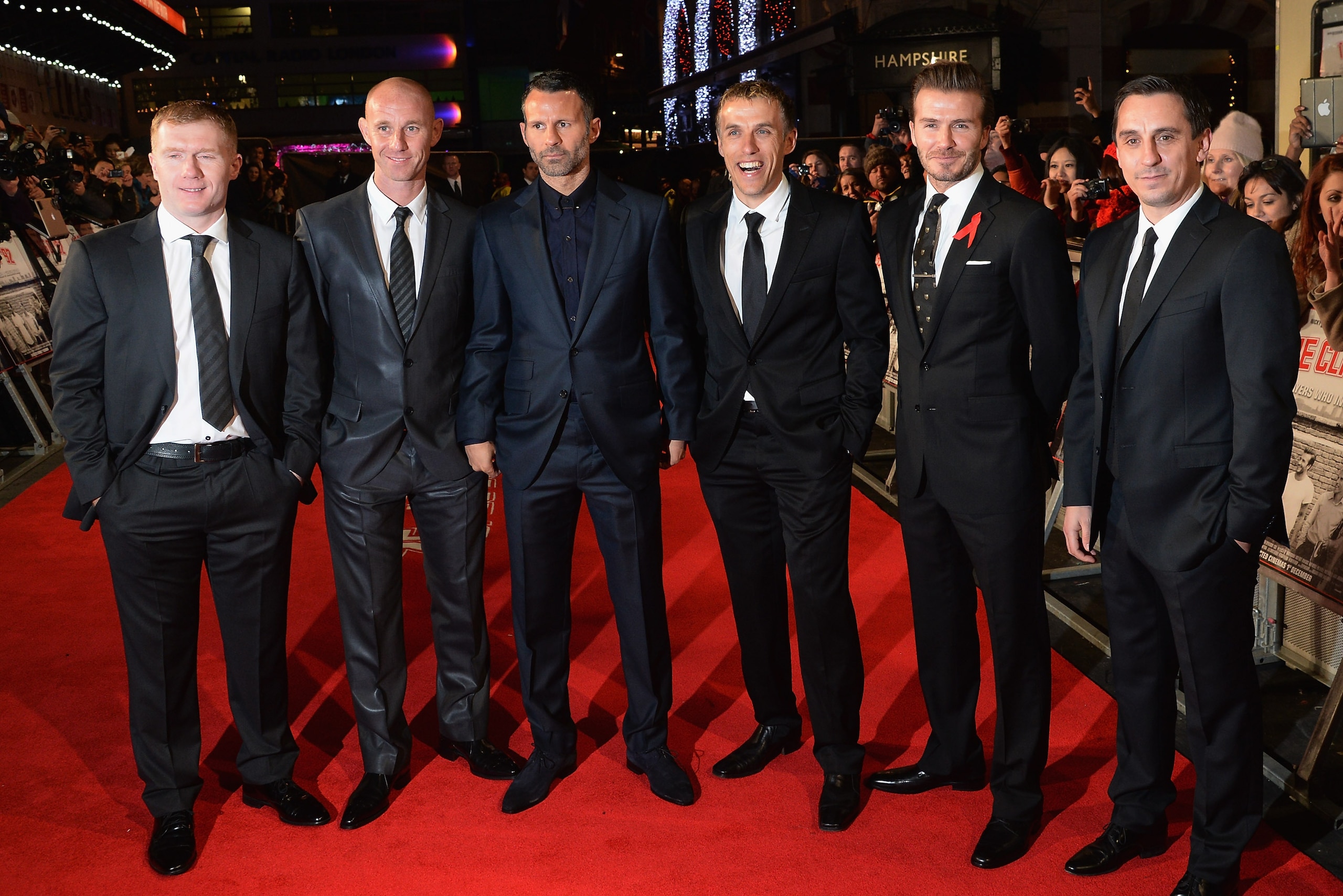 LONDON, ENGLAND - DECEMBER 01: Paul Scholes, Nicky Butt, Ryan Giggs, Phil Neville, David Beckham and Gary Neville attend the World premiere of 'The Class of 92' at Odeon West End on December 1, 2013 in London, England. (Photo by Dave J Hogan/Getty Image LONDON, ENGLAND - DECEMBER 01: Paul Scholes, Nicky Butt, Ryan Giggs, Phil Neville, David Beckham and Gary Neville attend the World premiere of 'The Class of 92' at Odeon West End on December 1, 2013 in London, England. (Photo by Dave J Hogan/Getty Image