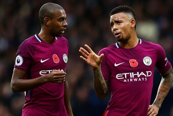 WEST BROMWICH, ENGLAND - OCTOBER 28: Fernandinho of Manchester City makes a point to team-mate Gabriel Jesus during the Premier League match between West Bromwich Albion and Manchester City at The Hawthorns on October 28, 2017 in West Bromwich, England. (