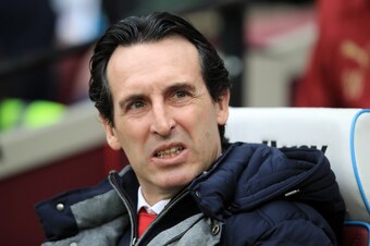 LONDON, ENGLAND - JANUARY 12:  Unai Emery, Manager of Arsenal looks on during the Premier League match between West Ham United and Arsenal FC at London Stadium on January 12, 2019 in London, United Kingdom.  (Photo by Marc Atkins/Getty Images)