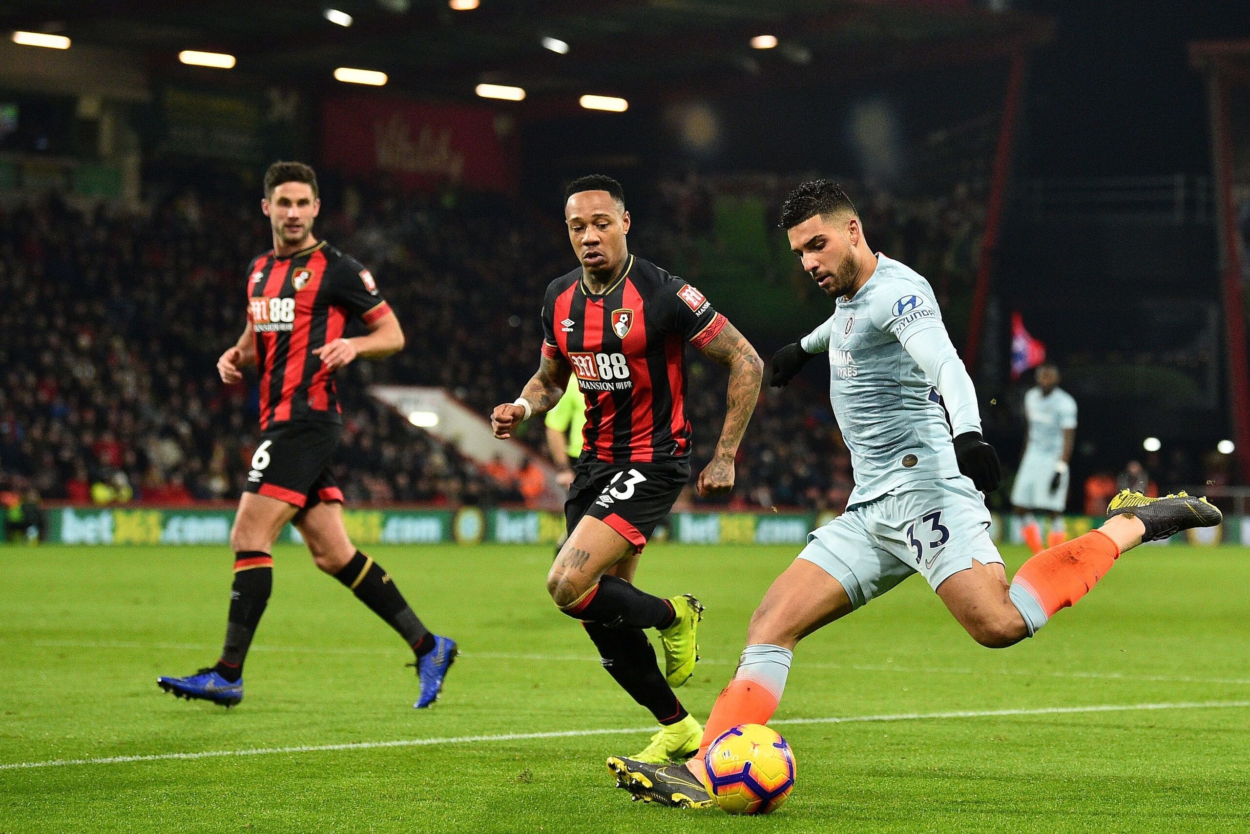 Chelsea's Brazilian-Italian defender Emerson Palmieri (R) crosses the ball during the English Premier League football match between Bournemouth and Chelsea at the Vitality Stadium in Bournemouth, southern England on January 30, 2019. (Photo by Glyn KIRK / Chelsea's Brazilian-Italian defender Emerson Palmieri (R) crosses the ball during the English Premier League football match between Bournemouth and Chelsea at the Vitality Stadium in Bournemouth, southern England on January 30, 2019. (Photo by Glyn KIRK /