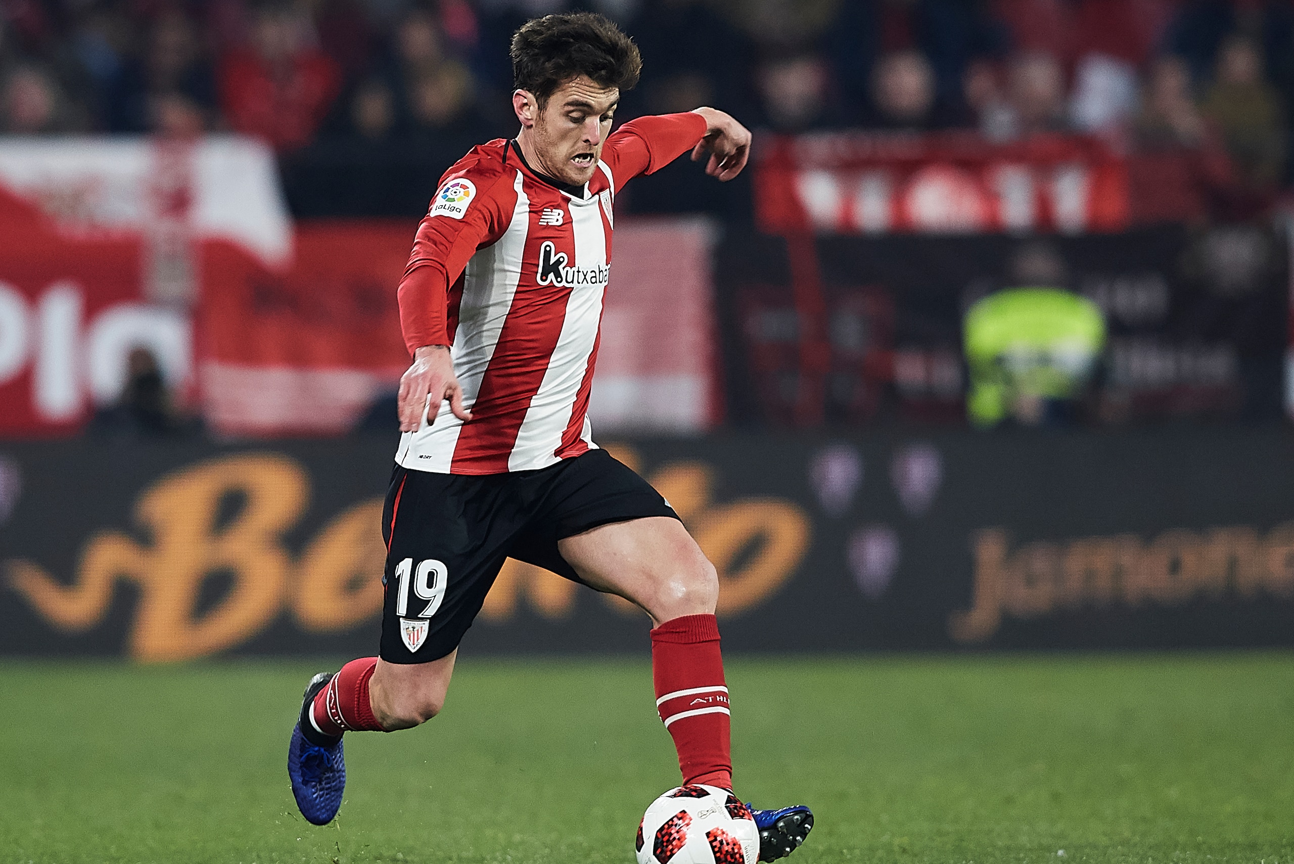 SEVILLE, SPAIN - JANUARY 16: Ibai Gomez of Ahtletic Club de Bilbao in action during the Copa del Rey Round of 16 match between Sevilla FC and Athletic Club de Bilbao at Estadio Ramon Sanchez Pizjuan on January 16, 2019 in Seville, Spain. (Photo by Quality
