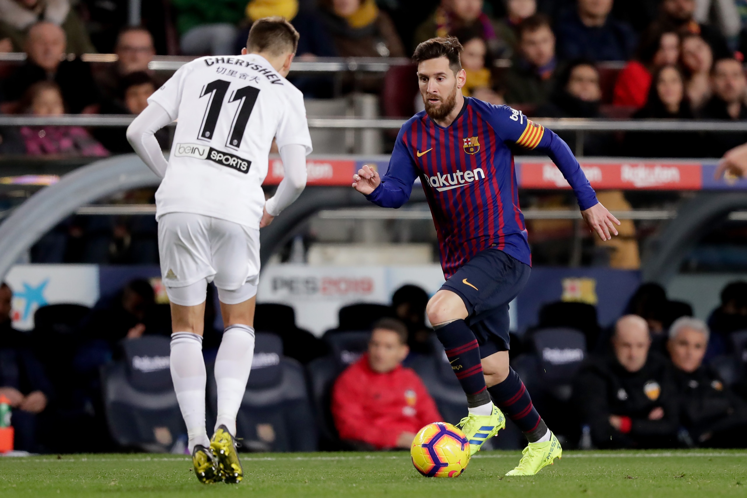 BARCELONA, SPAIN - FEBRUARY 2: (L-R) Denis Cheryshev of Valencia CF, Lionel Messi of FC Barcelona  during the La Liga Santander  match between FC Barcelona v Valencia at the Camp Nou on February 2, 2019 in Barcelona Spain (Photo by David S. Bustamante/Soc