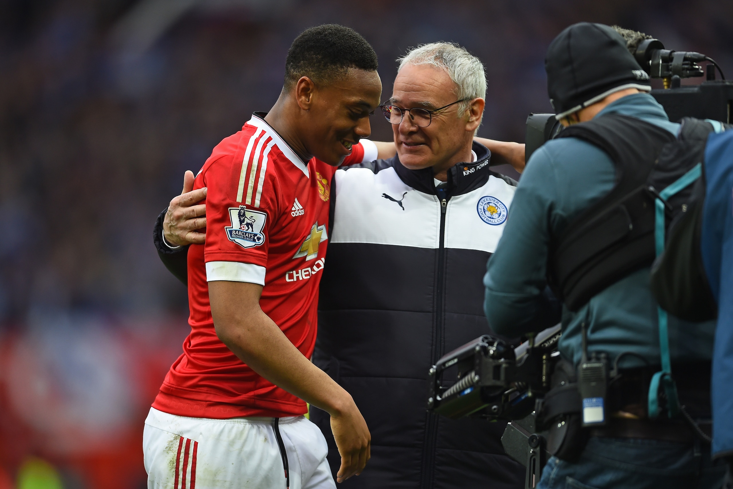 MANCHESTER, UNITED KINGDOM - MAY 01:  Claudio Ranieri, manager of Leicester City talks to Anthony Martial of Manchester United after the Barclays Premier League match between Manchester United and Leicester City at Old Trafford on May 1, 2016 in Mancheste