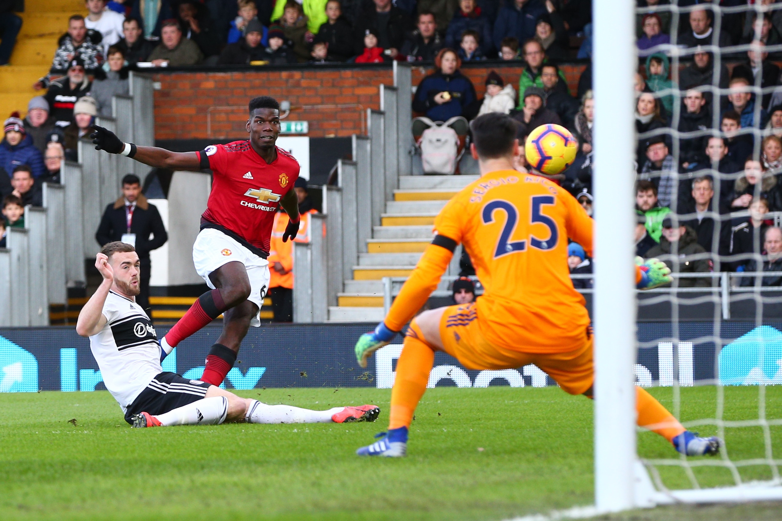 LONDON, ENGLAND - FEBRUARY 09: Paul Pogba of Manchester United scores the opening goal during the Premier League match between Fulham FC and Manchester United at Craven Cottage on February 9, 2019 in London, United Kingdom. (Photo by Craig Mercer/MB Media