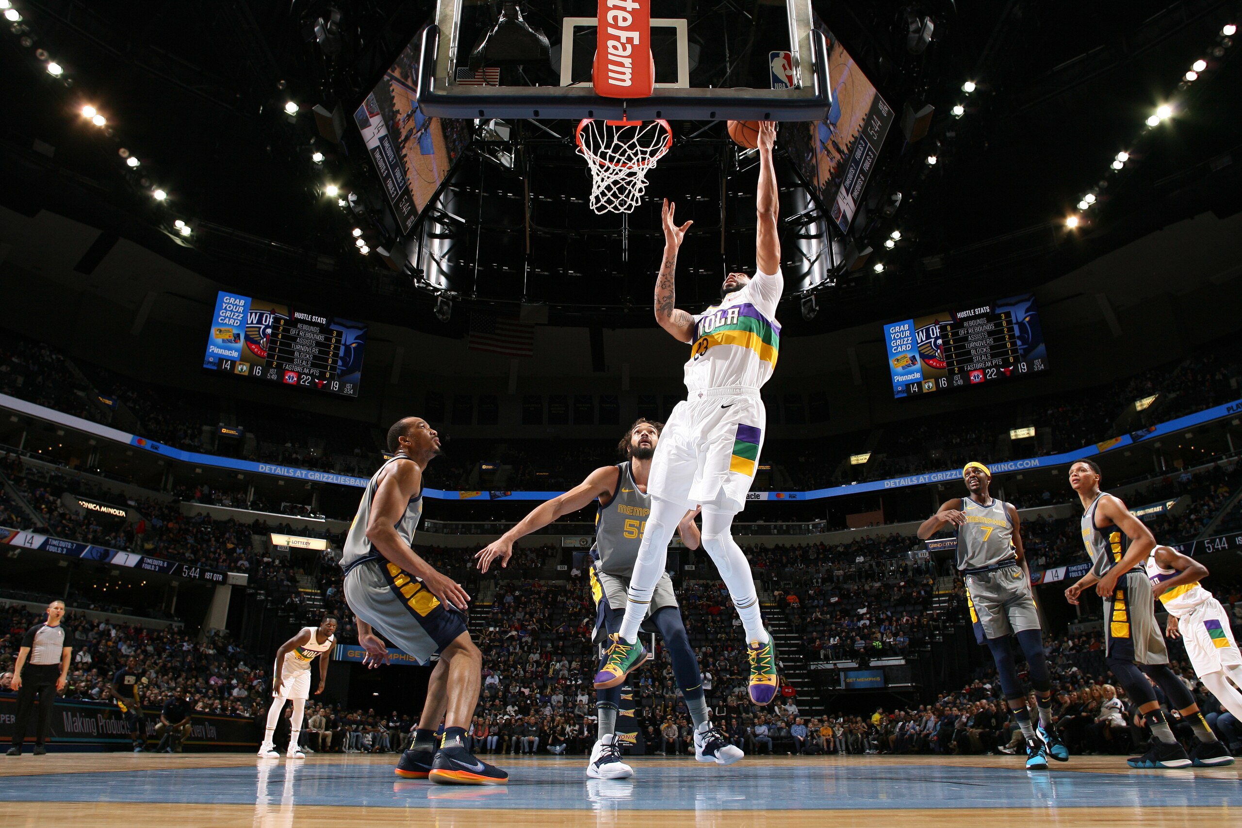 MEMPHIS, TN - FEBRUARY 9: Anthony Davis #23 of the New Orleans Pelicans shoots the ball against the Memphis Grizzlies on February 9, 2019 at FedExForum in Memphis, Tennessee. NOTE TO USER: User expressly acknowledges and agrees that, by downloading and or MEMPHIS, TN - FEBRUARY 9: Anthony Davis #23 of the New Orleans Pelicans shoots the ball against the Memphis Grizzlies on February 9, 2019 at FedExForum in Memphis, Tennessee. NOTE TO USER: User expressly acknowledges and agrees that, by downloading and or