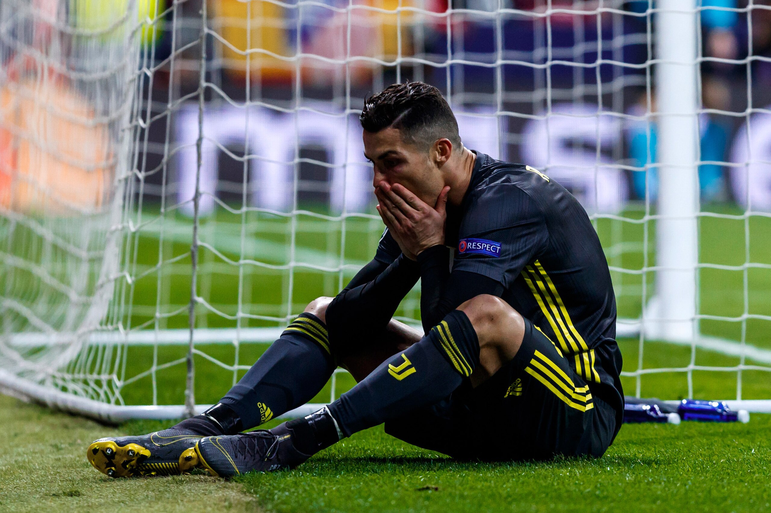 MADRID, SPAIN - FEBRUARY 20: Cristiano Ronaldo of Juventus looks dejected during the UEFA Champions League Round of 16 First Leg match between Club Atletico de Madrid and Juventus at Estadio Wanda Metropolitano on February 20, 2019 in Madrid, Spain. (Phot