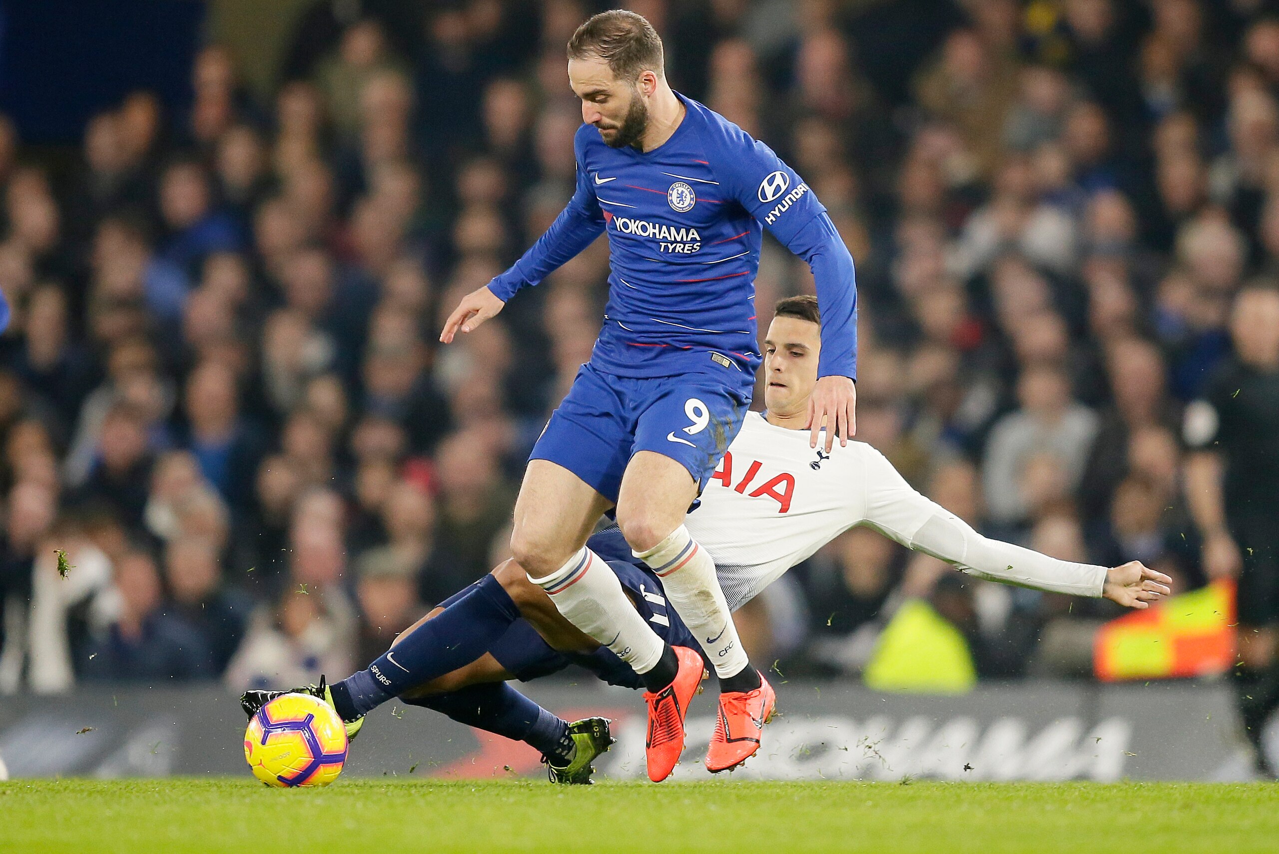Higuain couldn't get on track on a frustrating night for the isolated striker.