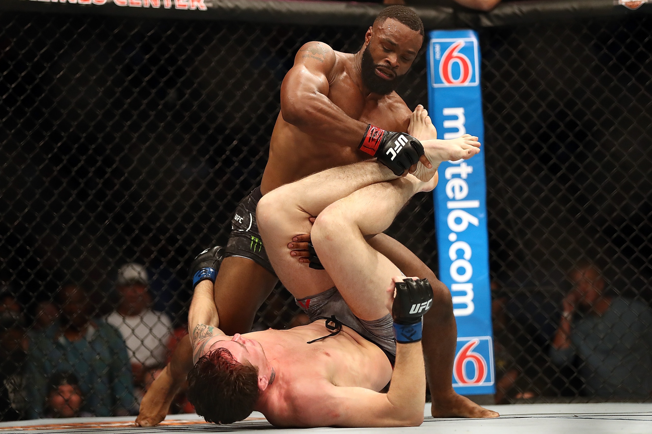 DALLAS, TX - SEPTEMBER 08:  Tyron Woodley, top and Darren Till in their UFC Welterweight Title bout during UFC 228 at American Airlines Center on September 8, 2018 in Dallas, United States.  (Photo by Ronald Martinez/Getty Images)