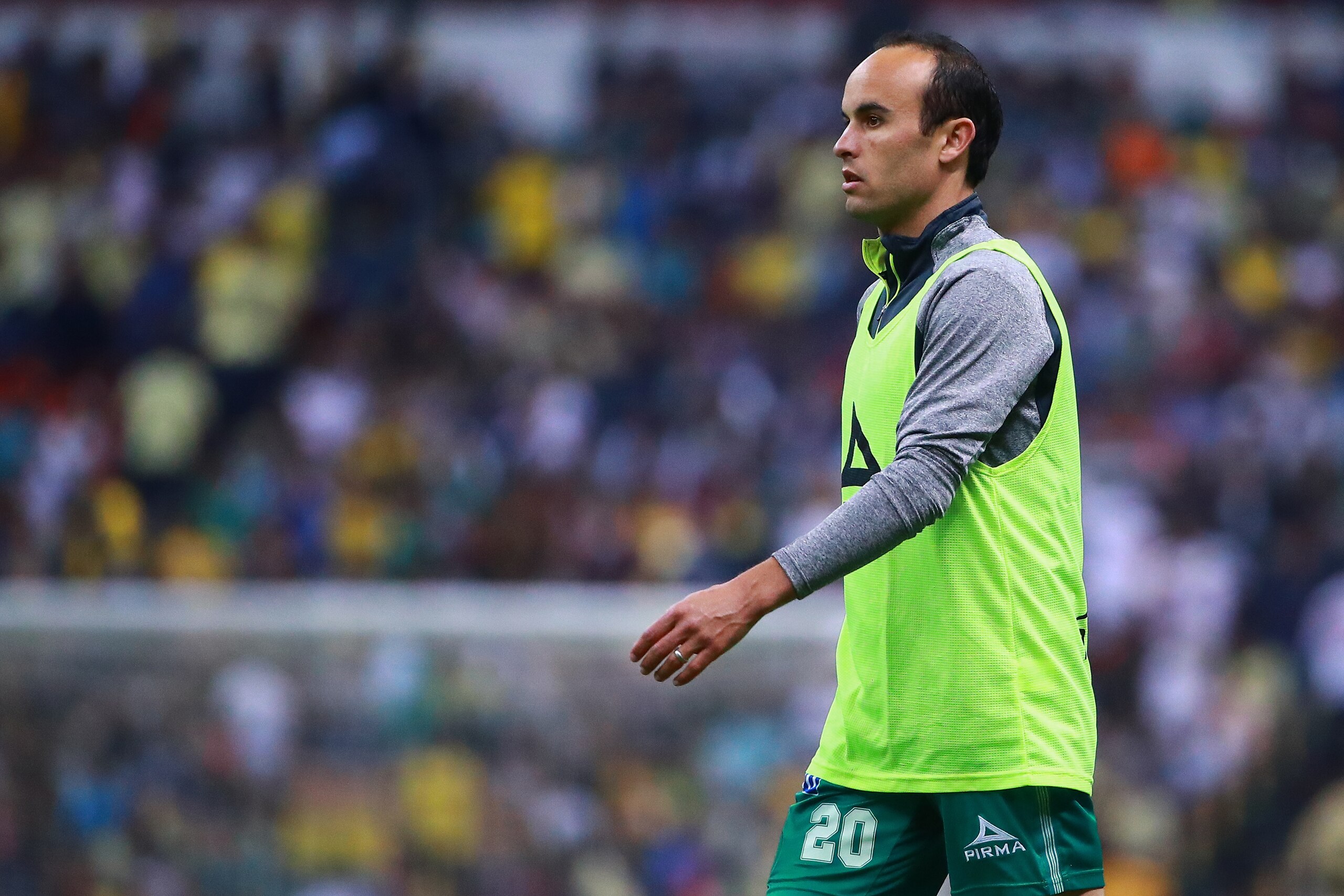 MEXICO CITY, MEXICO - MARCH 10: Landon Donovan of Leon walks prior to the 11th round match between America and Leon as part of the Torneo Clausura 2018 Liga MX at Azteca Stadium on March 10, 2018 in Mexico City, Mexico. (Photo by Hector Vivas/Getty Images