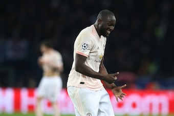 PARIS, FRANCE - MARCH 06: Romelu Lukaku of Manchester United celebrates at the penalty award during the UEFA Champions League Round of 16 Second Leg match between Paris Saint-Germain and Manchester United at Parc des Princes on March 06, 2019 in Paris, . 
