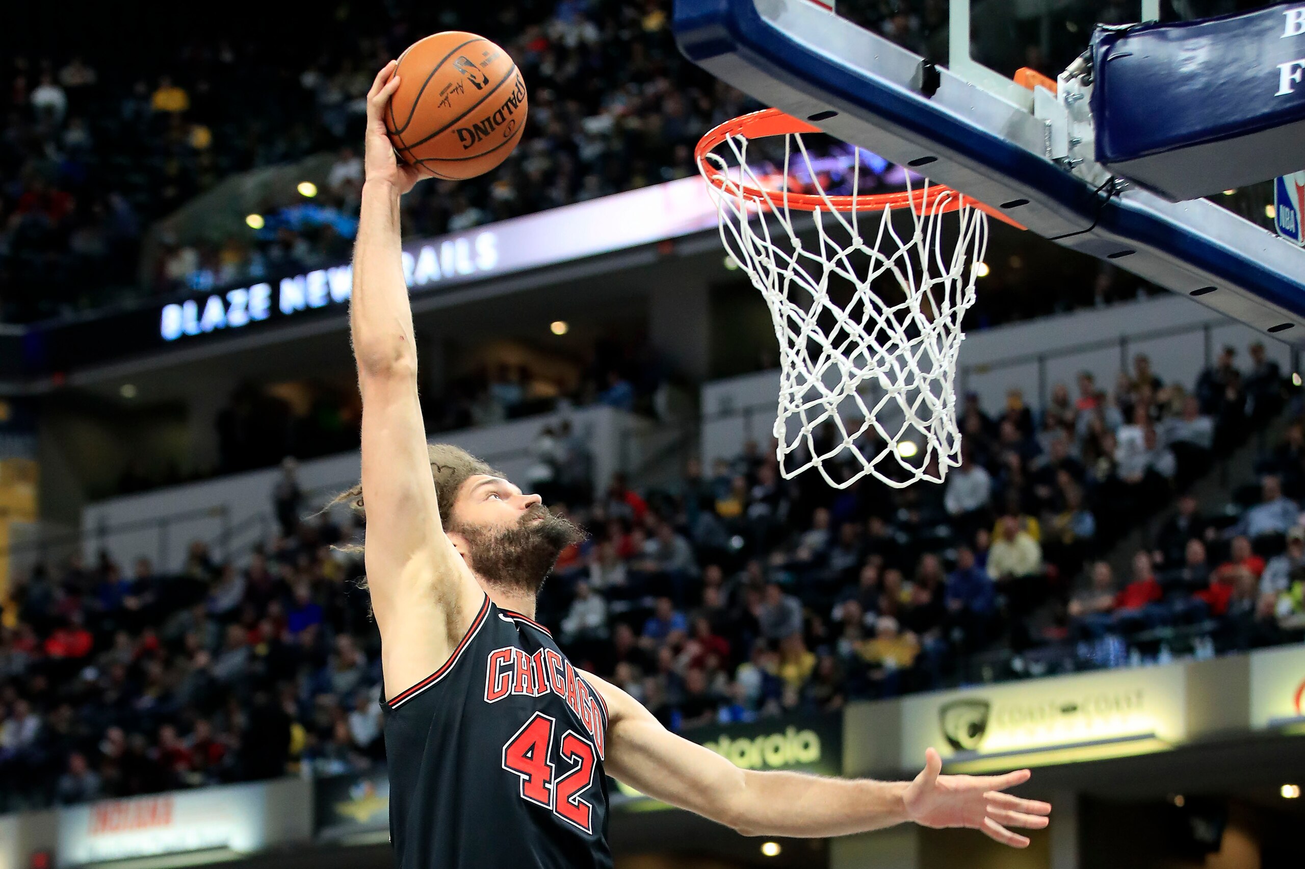 INDIANAPOLIS, INDIANA - MARCH 05:  Robin Lopez #42 of the Chicago Bulls shoots the ball against the Indiana Pacers at Bankers Life Fieldhouse on March 05, 2019 in Indianapolis, Indiana. (Photo by Andy Lyons/Getty Images)