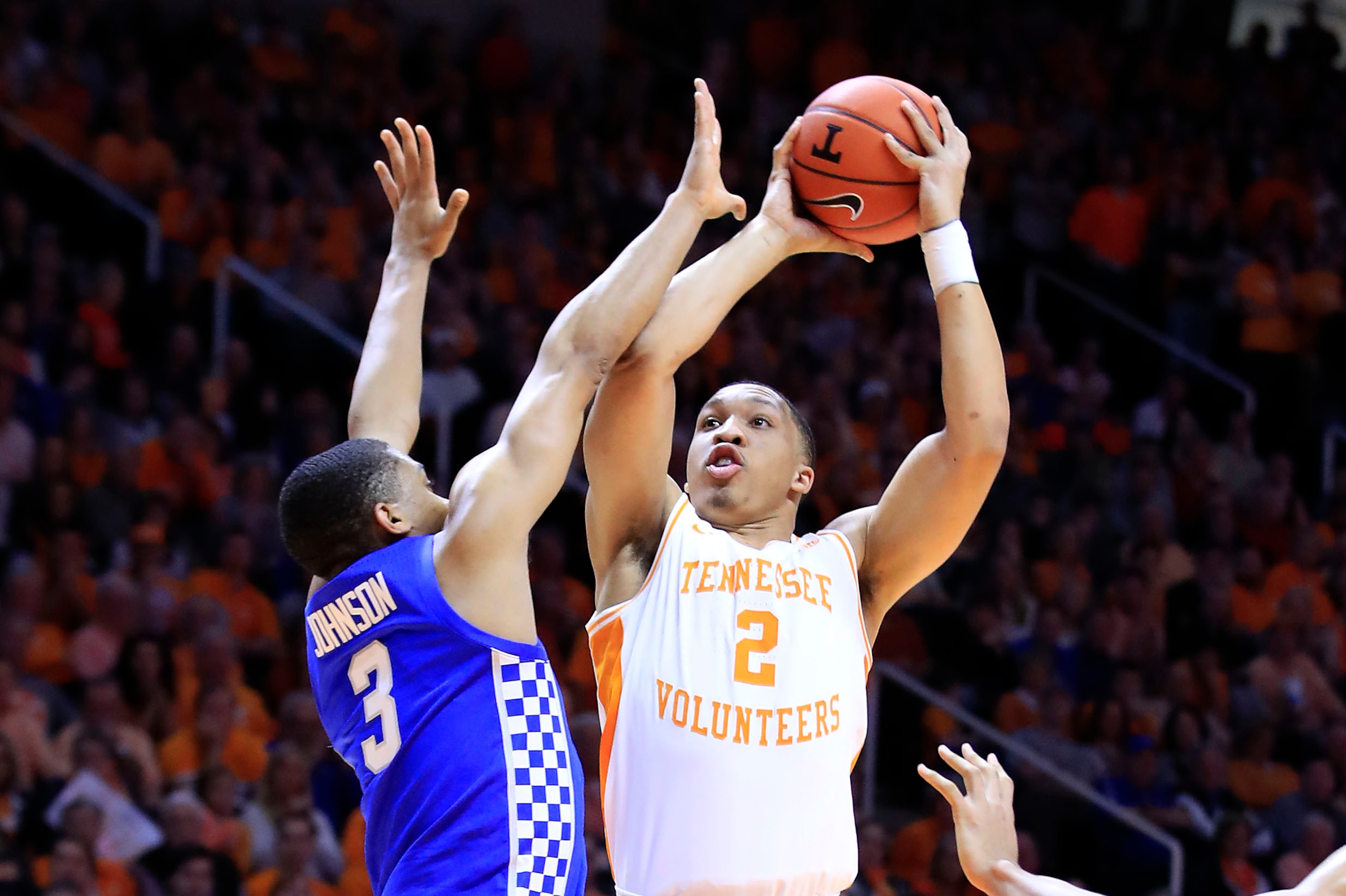 KNOXVILLE, TENNESSEE - MARCH 02:   Grant Williams #2 of the Tennessee Volunteers shoots the ball against the Kentucky Wildcats at Thompson-Boling Arena on March 02, 2019 in Knoxville, Tennessee. (Photo by Andy Lyons/Getty Images)