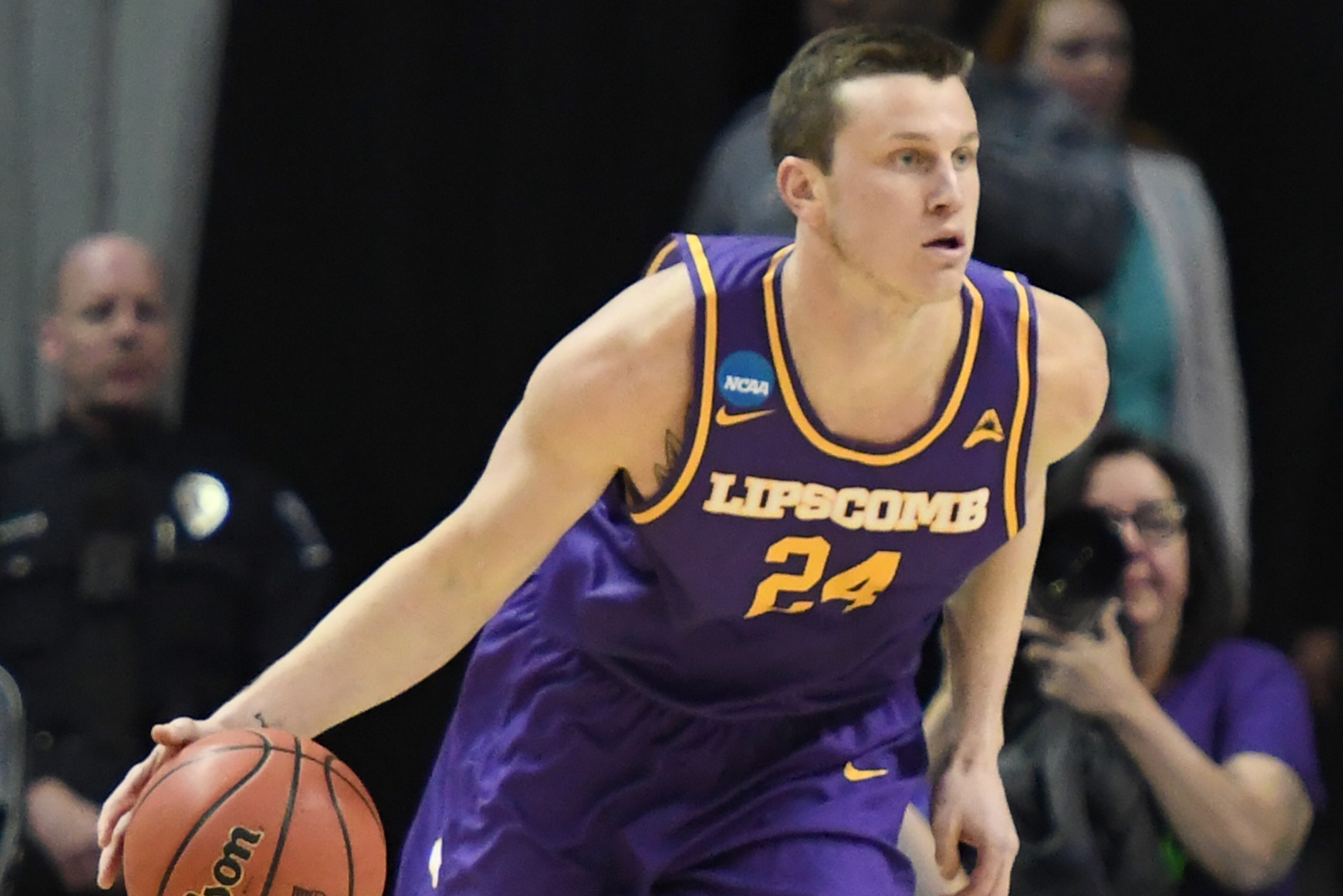 CHARLOTTE, NC - MARCH 16:  Garrison Mathews #24 of the Lipscomb Bisons dribbles the ball during the first round of the 2018 NCAA Men's Basketball Tournament against the North Carolina Tar Heels at the Spectrum Center on March 16, 2018 in Charlotte, North 