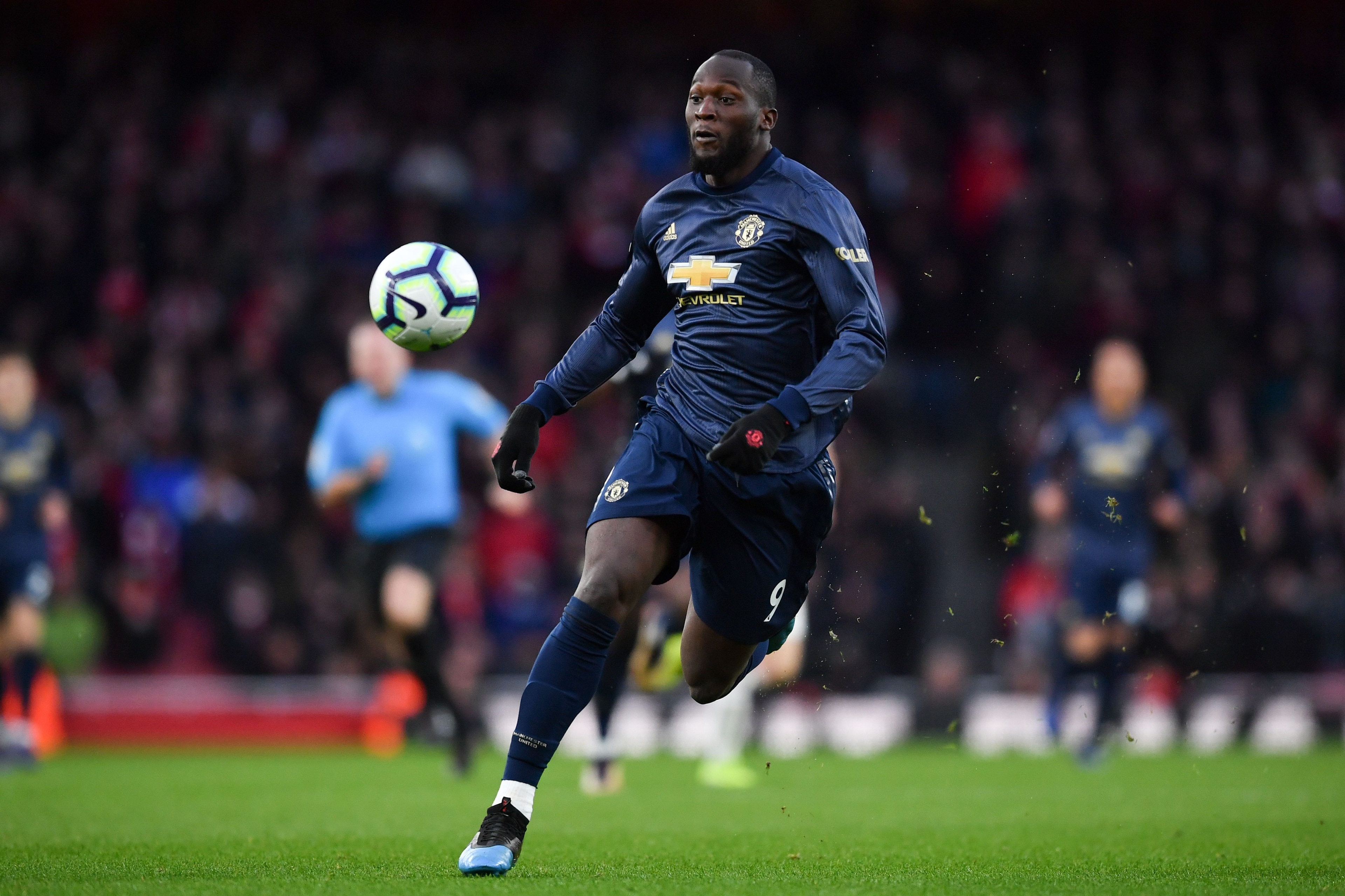 Manchester United's Belgian forward Romelu Lukaku chases the ball during the English Premier League football match between Arsenal and Manchester United at the Emirates Stadium in London on March 10, 2019. (Photo by Ben STANSALL / AFP) / RESTRICTED TO EDI Manchester United's Belgian forward Romelu Lukaku chases the ball during the English Premier League football match between Arsenal and Manchester United at the Emirates Stadium in London on March 10, 2019. (Photo by Ben STANSALL / AFP) / RESTRICTED TO EDI