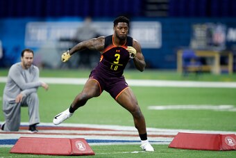 INDIANAPOLIS, IN - MARCH 03: Linebacker Josh Allen of Kentucky works out during day four of the NFL Combine at Lucas Oil Stadium on March 3, 2019 in Indianapolis, Indiana. (Photo by Joe Robbins/Getty Images)