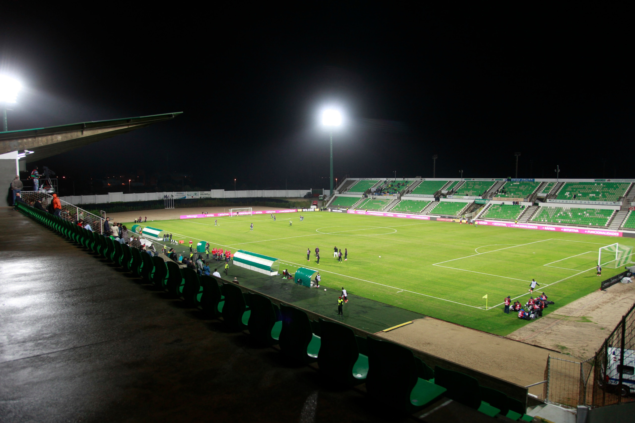VILA DO CONDO,PORTUGAL - SEPTEMBER 18:   General view of the stadium before the UEFA Europa League Group J match between Rio Ave FC and FC Dynamo Kyiv at the Dos Arcos Stadium on September 18, 2014 in Vila do Conde,Portugal. (Photo by Henriques Da Cunha/E