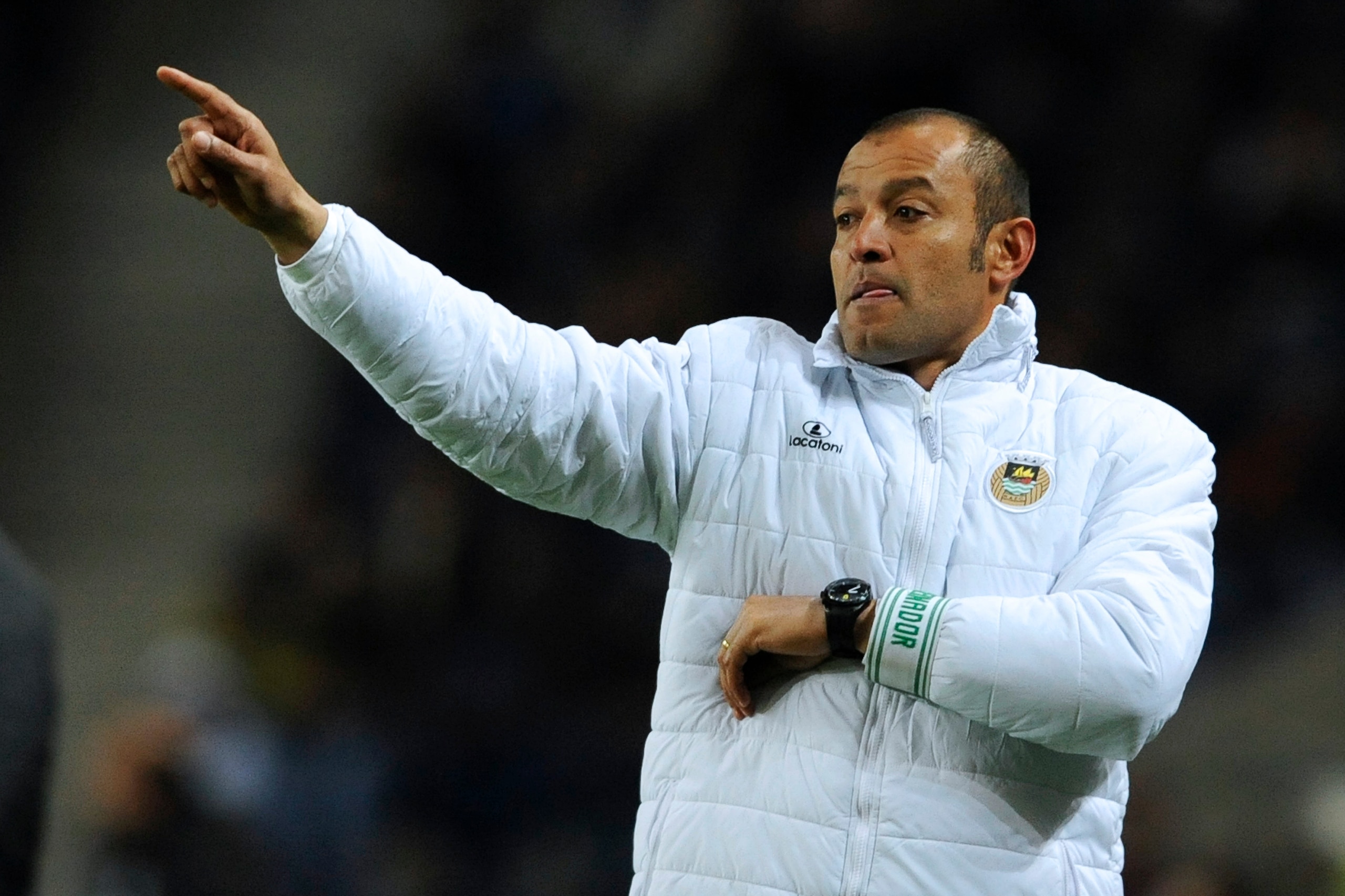 Rio Ave's head coach Nuno Espirito Santo reacts during the Portuguese League football match FC Porto vs Rio Ave at the Dragao Stadium in Porto on February 23, 2013.  AFP PHOTO / FERNANDO VELUDO        (Photo credit should read FERNANDO VELUDO/AFP/Getty Im