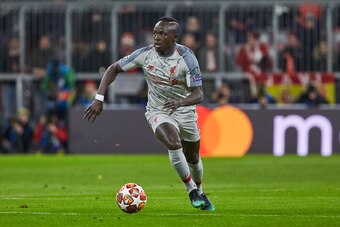 MUNICH, GERMANY - MARCH 13: Sadio Mane of Liverpool controls the ball during the UEFA Champions League Round of 16 Second Leg match between FC Bayern Muenchen and Liverpool at Allianz Arena on March 13, 2019 in Munich, Germany. (Photo by TF-Images/Getty I