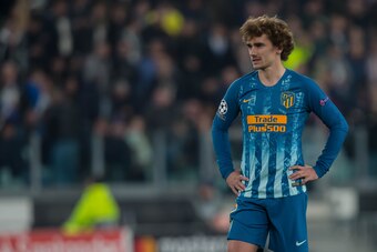 TURIN, ITALY - MARCH 12: Antoine Griezmann of Club de Atletico Madrid looks dejected during the UEFA Champions League Round of 16 Second Leg match between Juventus and Club de Atletico Madrid at Allianz Stadium on March 12, 2019 in Turin, Italy. (Photo by
