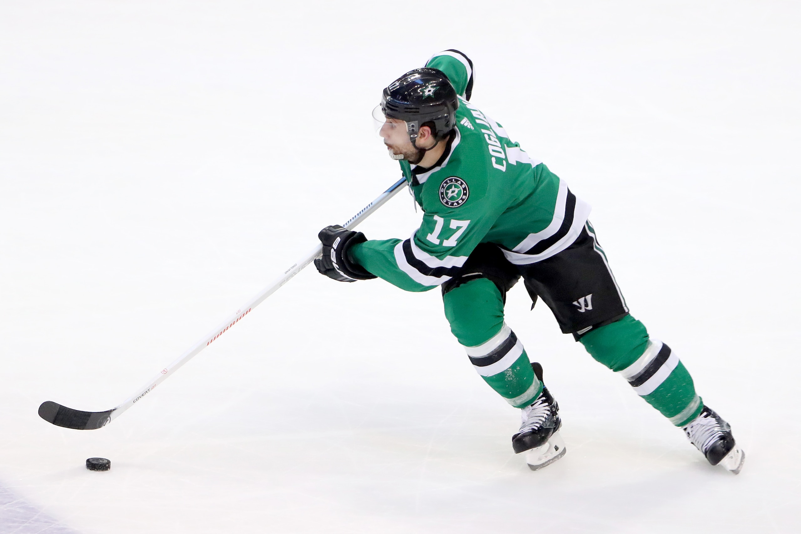 DALLAS, TEXAS - MARCH 07: Andrew Cogliano #17 of the Dallas Stars controls the puck against the Colorado Avalanche at American Airlines Center on March 07, 2019 in Dallas, Texas. (Photo by Tom Pennington/Getty Images)