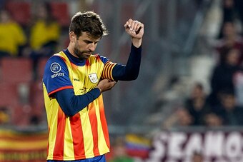 GIRONA, SPAIN - MARCH 25: Gerard Pique of Catalonia dresses up the captain armband during the International Friendly match between Catalonia and Venezuela at Montilivi Stadium on March 25, 2019 in Girona, Spain. (Photo by Quality Sport Images/Getty Images
