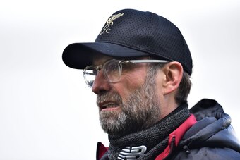 Liverpool's German manager Jurgen Klopp looks on prior to the English Premier League football match between Fulham and Liverpool at Craven Cottage in London on March 17, 2019. (Photo by Glyn KIRK / AFP) / RESTRICTED TO EDITORIAL USE. No use with unauthori