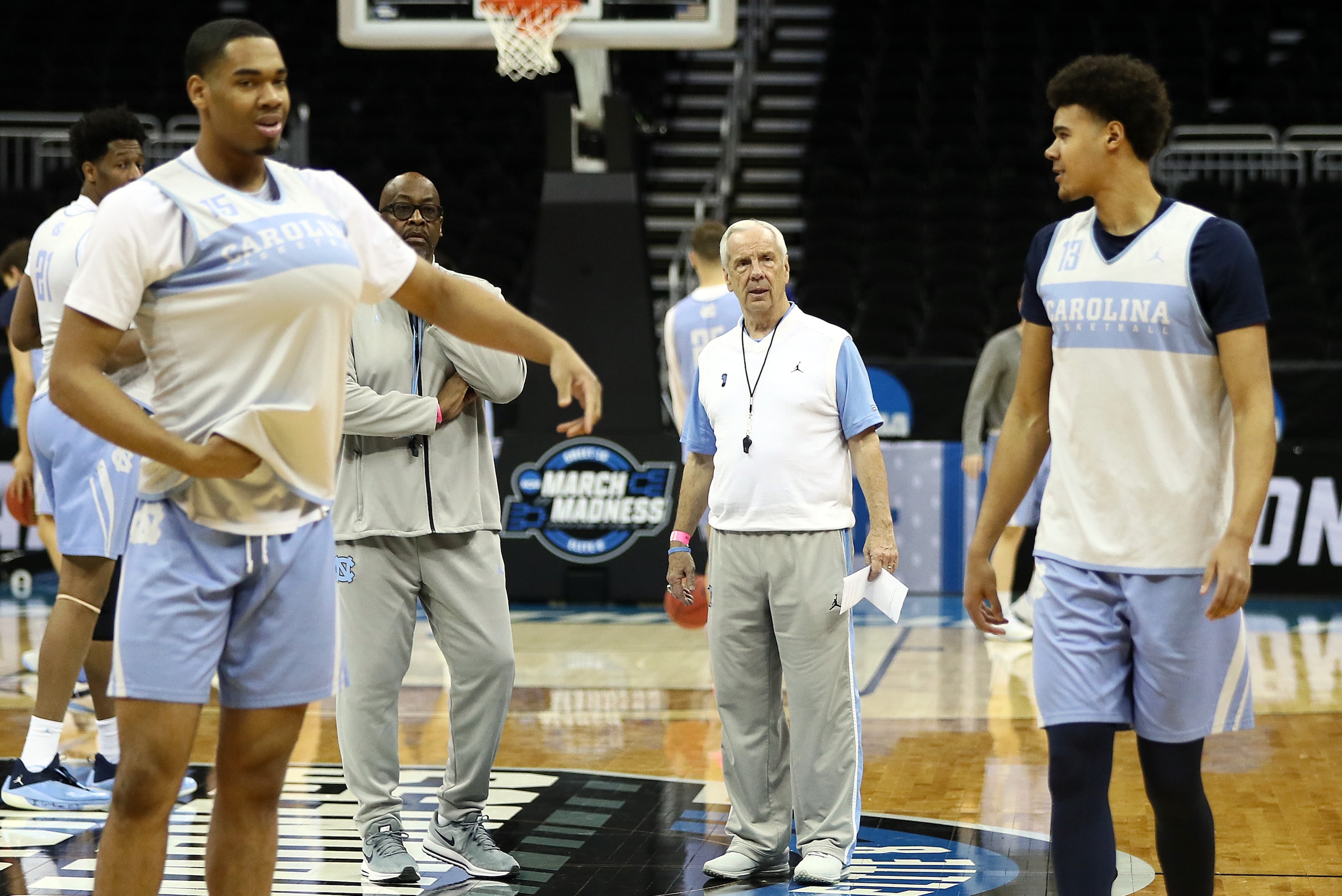 KANSAS CITY, MISSOURI - MARCH 28: Head coach Roy Williams of the North Carolina Tar Heels watches during a practice session ahead of the NCAA Basketball Tournament Midwest Regional at the Sprint Center on March 28, 2019 in Kansas City, Missouri. (Photo b KANSAS CITY, MISSOURI - MARCH 28: Head coach Roy Williams of the North Carolina Tar Heels watches during a practice session ahead of the NCAA Basketball Tournament Midwest Regional at the Sprint Center on March 28, 2019 in Kansas City, Missouri. (Photo b
