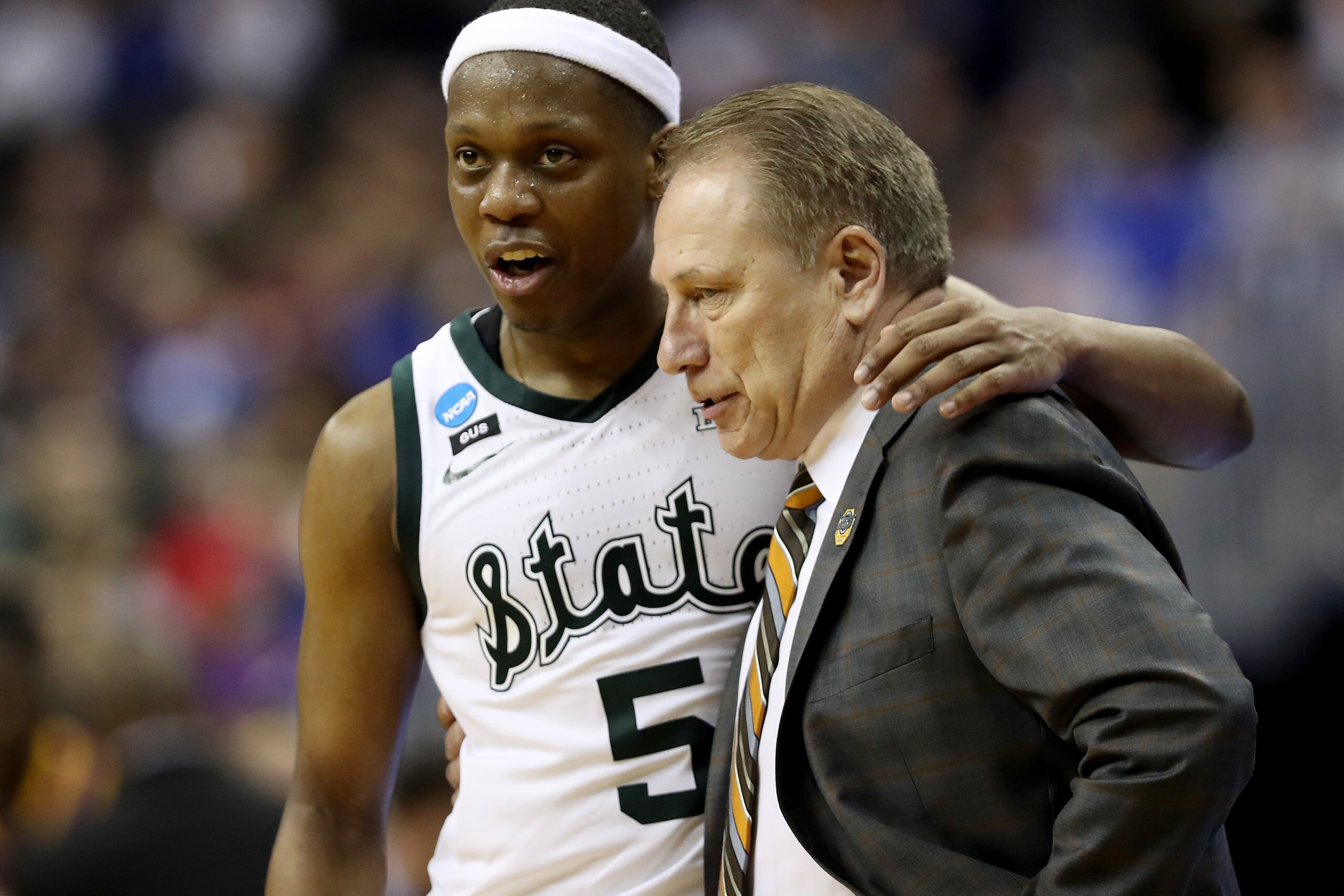 WASHINGTON, DC - MARCH 29: Cassius Winston #5 and head coach Tom Izzo of the Michigan State Spartans talk against the LSU Tigers during the second half in the East Regional game of the 2019 NCAA Men's Basketball Tournament at Capital One Arena on March 29