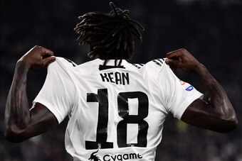 Juventus' Italian forward Moise Kean celebrates after opening the scoring during the Italian Serie A football match Juventus vs Empoli on March 30, 2019 at the Juventus stadium in Turin. (Photo by Marco BERTORELLO / AFP)        (Photo credit should read M