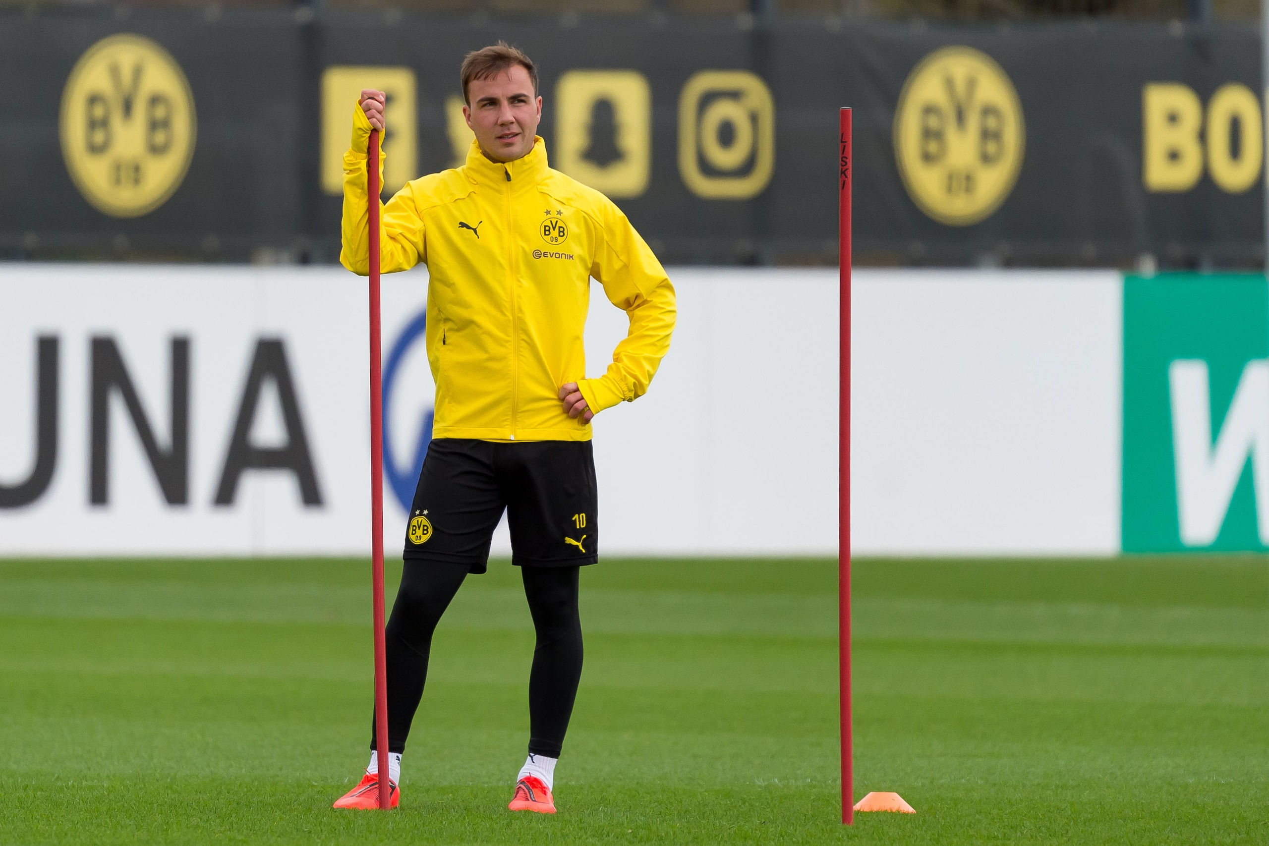 DORTMUND, GERMANY - MARCH 26: Mario Goetze of Borussia Dortmund looks on during a training session at the Borussia Dortmund training center on March 26, 2019 in Dortmund, Germany. (Photo by TF-Images/Getty Images)