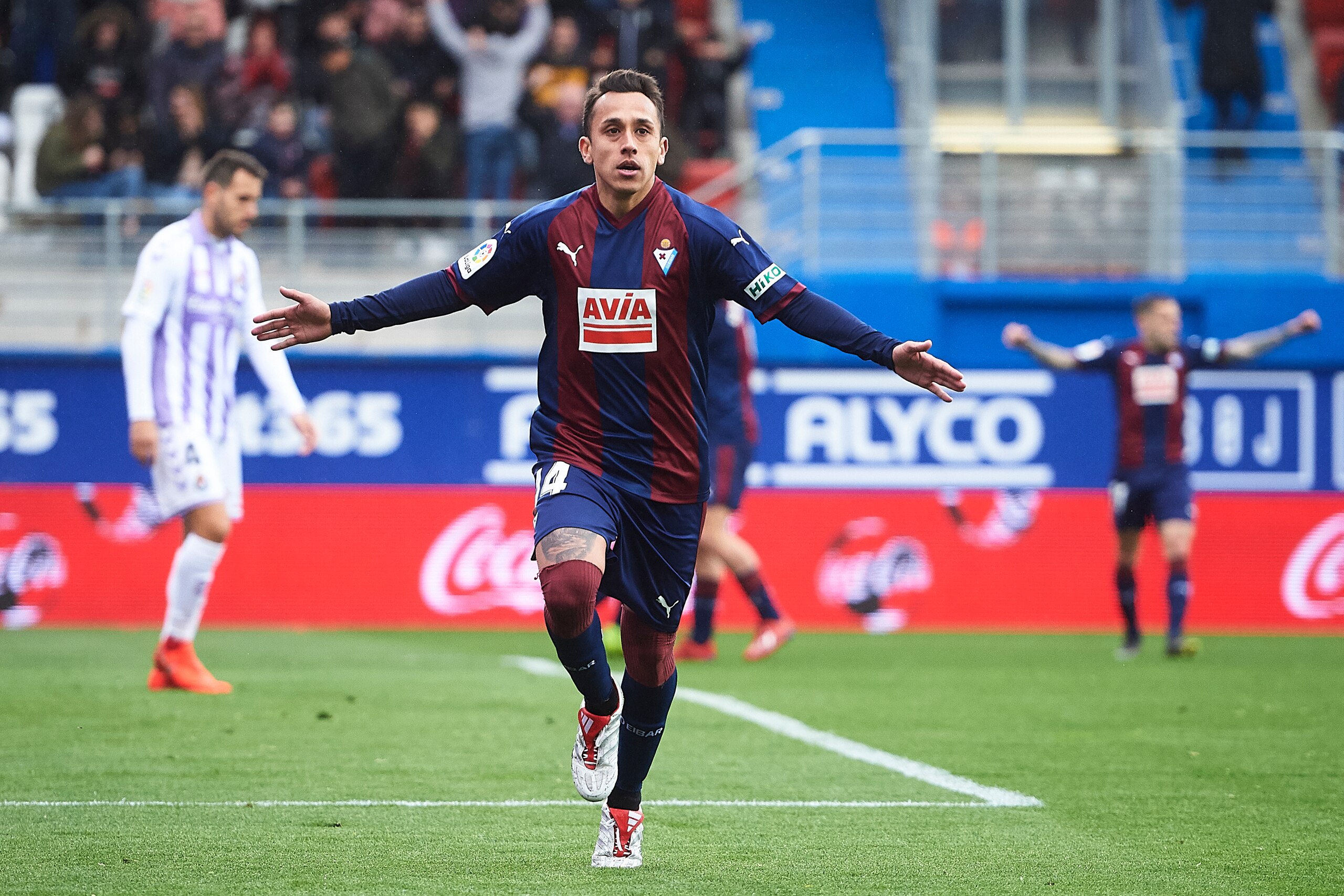 EIBAR, SPAIN - MARCH 17: Fabian Orellana of SD Eibar celebrates after scoring during the La Liga match between SD Eibar and Real Valladolid CF at Ipurua Municipal Stadium on March 17, 2019 in Eibar, Spain. (Photo by Juan Manuel Serrano Arce/Getty Images) EIBAR, SPAIN - MARCH 17: Fabian Orellana of SD Eibar celebrates after scoring during the La Liga match between SD Eibar and Real Valladolid CF at Ipurua Municipal Stadium on March 17, 2019 in Eibar, Spain. (Photo by Juan Manuel Serrano Arce/Getty Images)