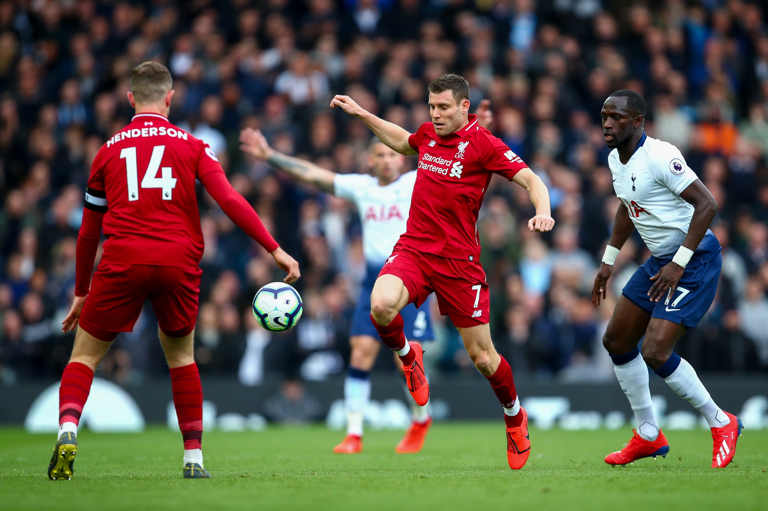 LIVERPOOL, ENGLAND - MARCH 31: James Milner of Liverpool during the Premier League match between Liverpool FC and Tottenham Hotspur at Anfield on March 31, 2019 in Liverpool, United Kingdom. (Photo by Robbie Jay Barratt - AMA/Getty Images) LIVERPOOL, ENGLAND - MARCH 31: James Milner of Liverpool during the Premier League match between Liverpool FC and Tottenham Hotspur at Anfield on March 31, 2019 in Liverpool, United Kingdom. (Photo by Robbie Jay Barratt - AMA/Getty Images)