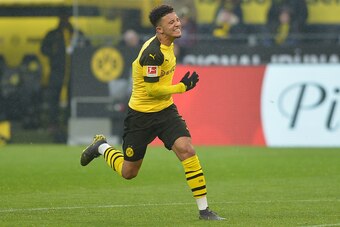 DORTMUND, GERMANY - APRIL 13: Jadon Sancho of Borussia Dortmund gestures during the Bundesliga match between Borussia Dortmund and 1. FSV Mainz 05 at Signal Iduna Park on April 13, 2019 in Dortmund, Germany. (Photo by TF-Images/Getty Images)