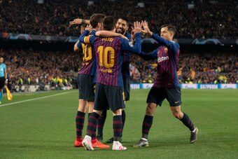 BARCELONA, SPAIN - APRIL 16: Lionel Messi of FC Barcelona, Luis Suarez of FC Barcelona, Sergi Roberto of FC Barcelona and Philippe Coutinho of FC Barcelona celebrate his team's first goal during the UEFA Champions League Quarter Final second leg match bet