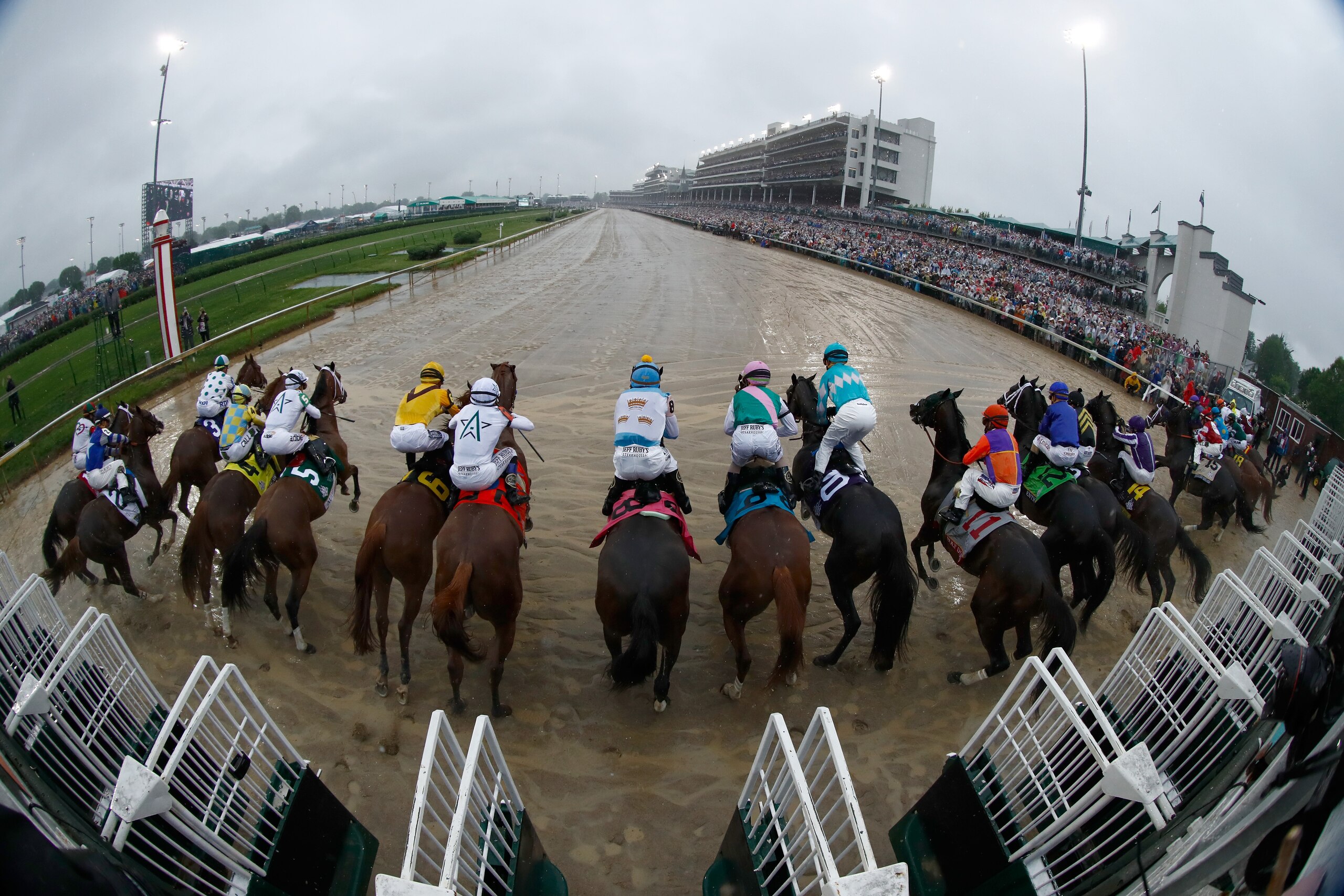 LOUISVILLE, KY - MAY 05:  The field leaves the gate at the start of the 144th running of the Kentucky Derby at Churchill Downs on May 5, 2018 in Louisville, Kentucky.  (Photo by Andy Lyons/Getty Images)