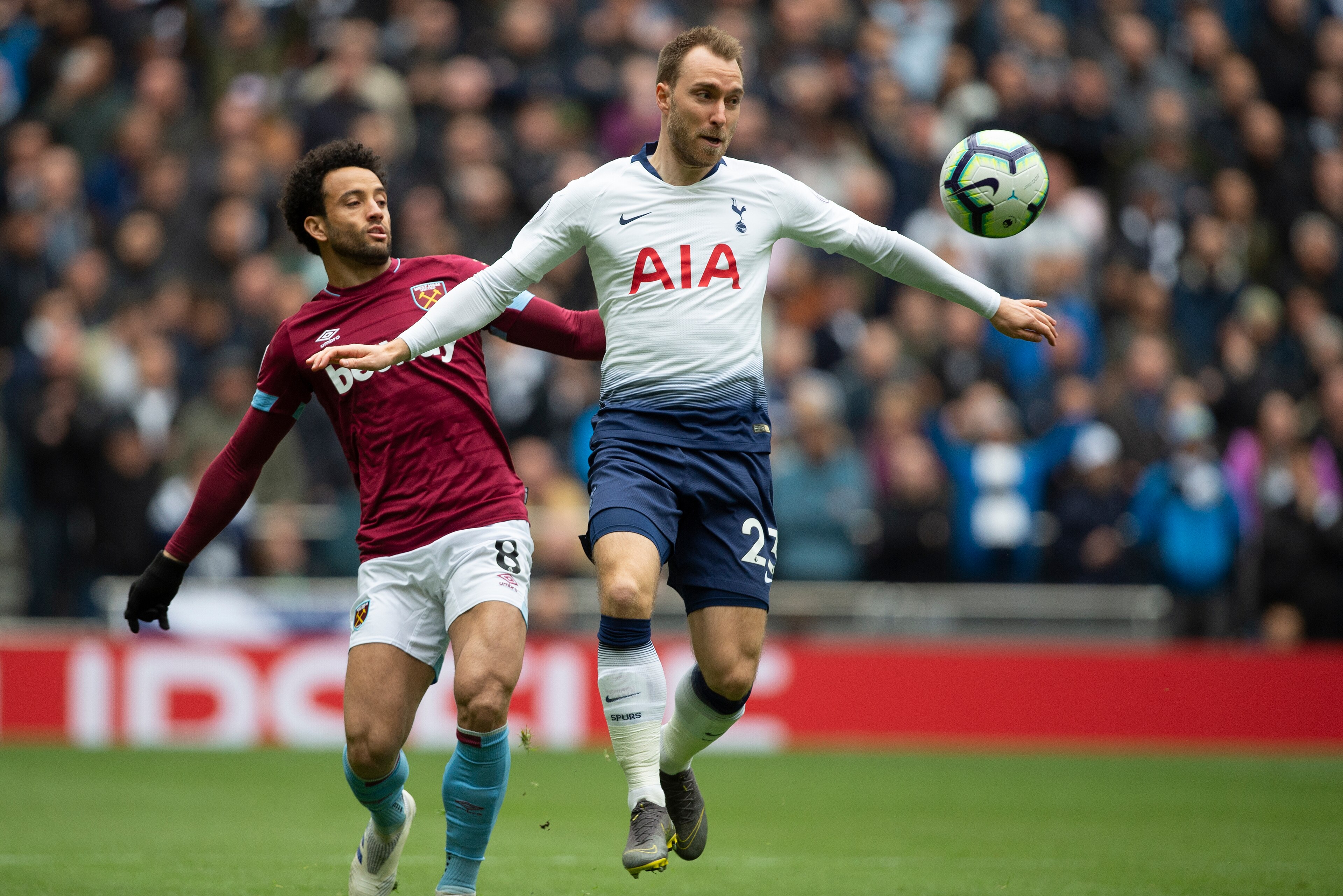 LONDON, ENGLAND - APRIL 27:  Felipe Anderson of West Ham United and Christian Eriksen of Tottenham Hotspur during the Premier League match between Tottenham Hotspur and West Ham United at Tottenham Hotspur Stadium on April 27, 2019 in London, United Kingd