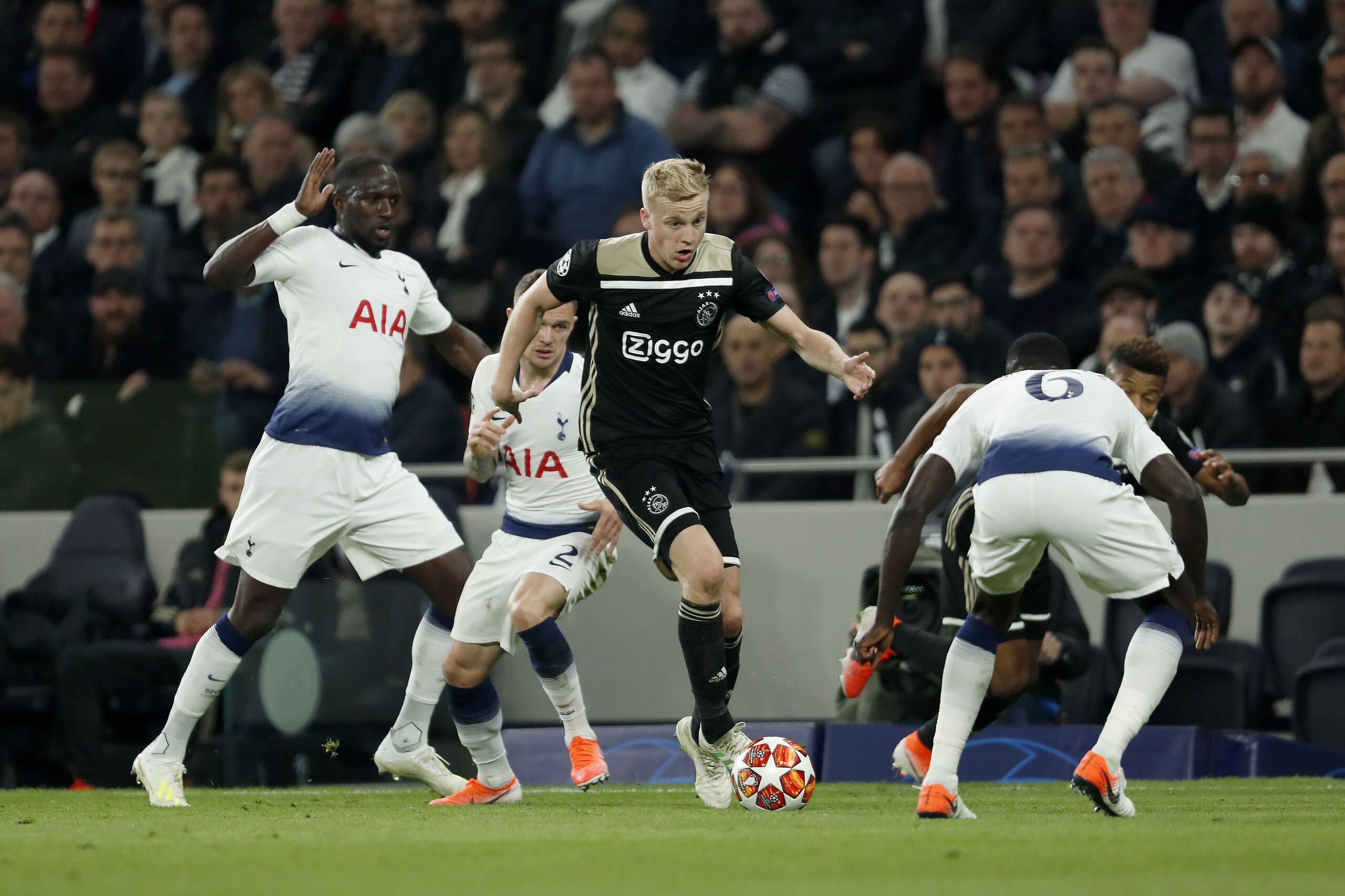 (L-R) Moussa Sissoko of Tottenham Hotspur FC, Kieran Trippier of Tottenham Hotspur FC, Donny van de Beek of Ajax, Davinson Sanchez of Tottenham Hotspur FC during the UEFA Champions League semi final match between Tottenham Hotspur FC and Ajax Amsterdam a (L-R) Moussa Sissoko of Tottenham Hotspur FC, Kieran Trippier of Tottenham Hotspur FC, Donny van de Beek of Ajax, Davinson Sanchez of Tottenham Hotspur FC during the UEFA Champions League semi final match between Tottenham Hotspur FC and Ajax Amsterdam a