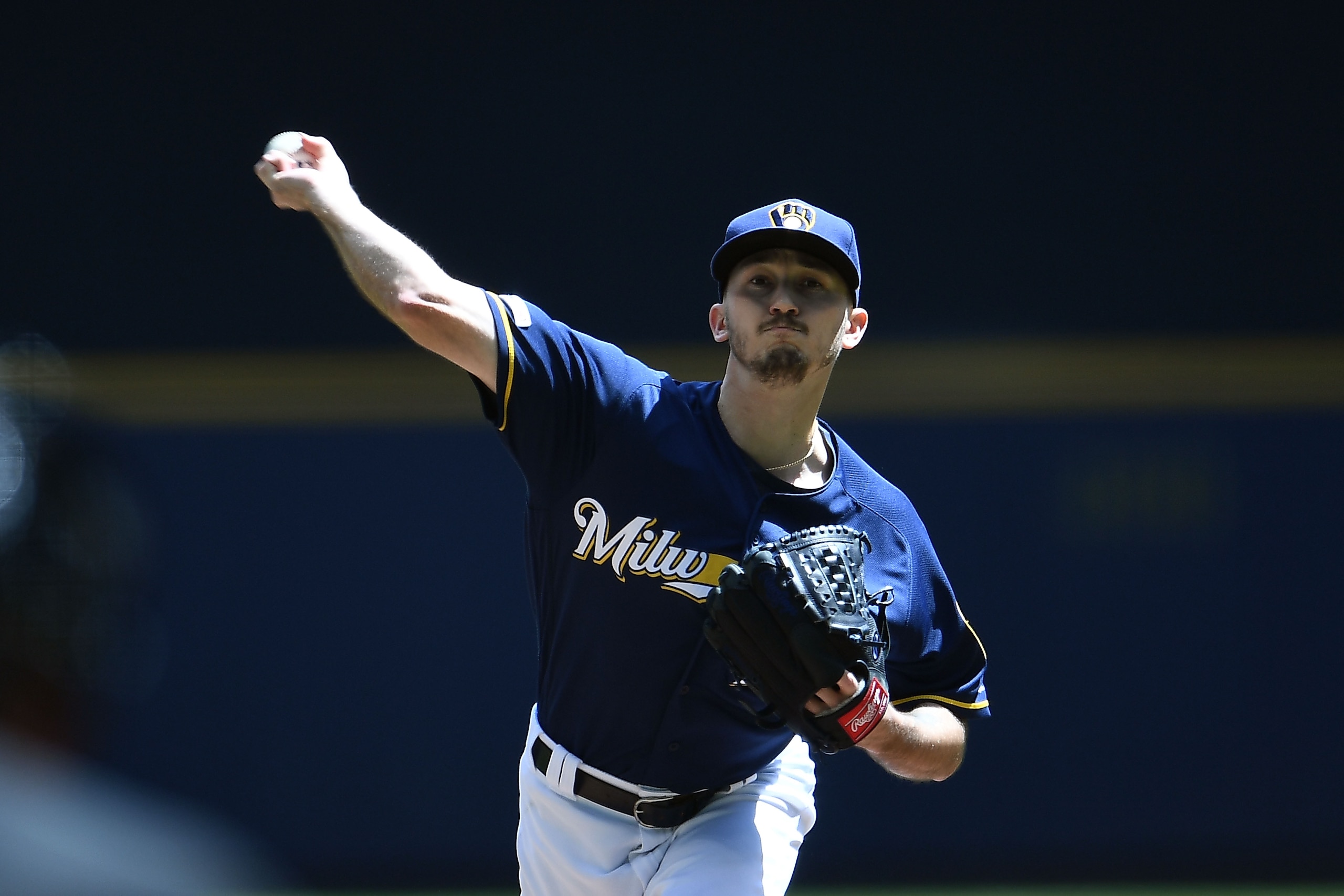 MILWAUKEE, WISCONSIN - MAY 05:  Zach Davies #27 of the Milwaukee Brewers throws a pitch during the first inning against the New York Mets at Miller Park on May 05, 2019 in Milwaukee, Wisconsin. (Photo by Stacy Revere/Getty Images)