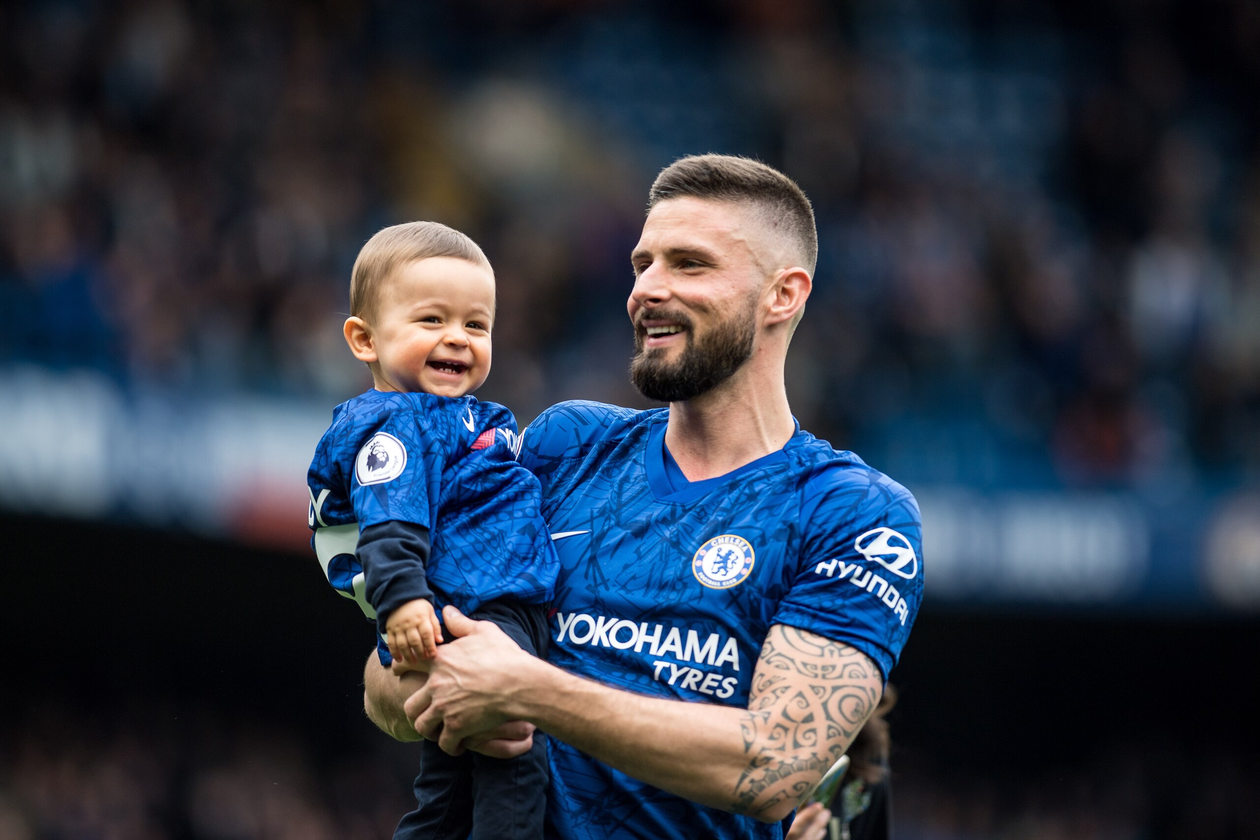 LONDON, ENGLAND - MAY 05: Olivier Giroud of Chelsea FC lap of honour during the Premier League match between Chelsea FC and Watford FC at Stamford Bridge on May 5, 2019 in London, United Kingdom. (Photo by Sebastian Frej/MB Media/Getty Images)