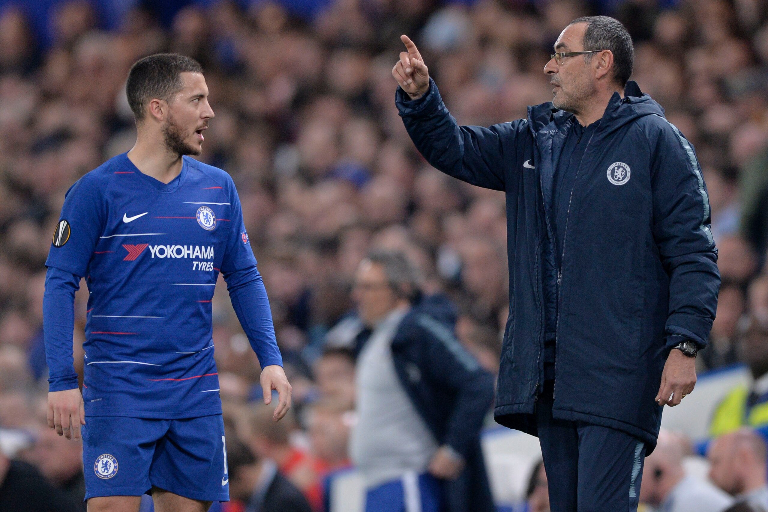 LONDON, ENGLAND - APRIL 18: head coach Maurizio Sarri of Chelsea speaks with Eden Hazard of Chelsea during the UEFA Europa League Quarter Final Second Leg match between Chelsea and Slavia Praha at Stamford Bridge on April 18, 2019 in London, England. (Pho