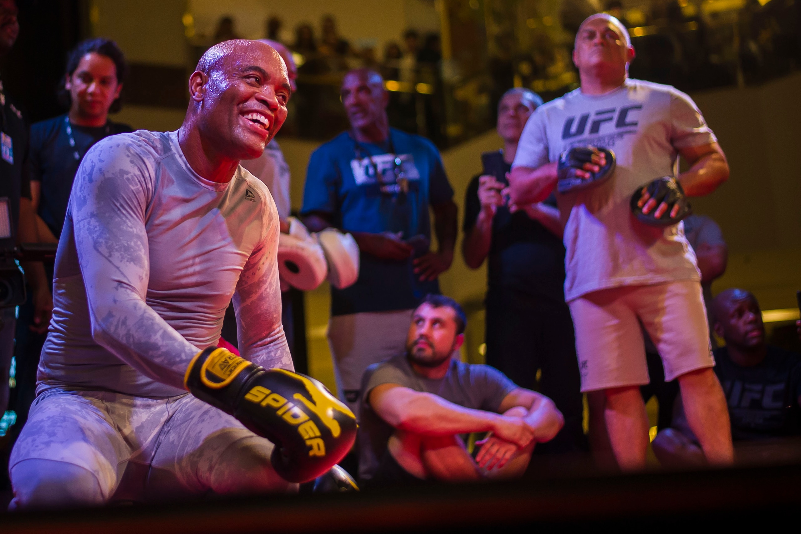 RIO DE JANEIRO, BRAZIL - MAY 08: UFC Middleweight contender Anderson Silva of Brazil holds an open training session at Barra Shopping Mall on May 8, 2019 in Rio de Janeiro, Brazil. (Photo by Bruna Prado/Zuffa LLC/Zuffa LLC)