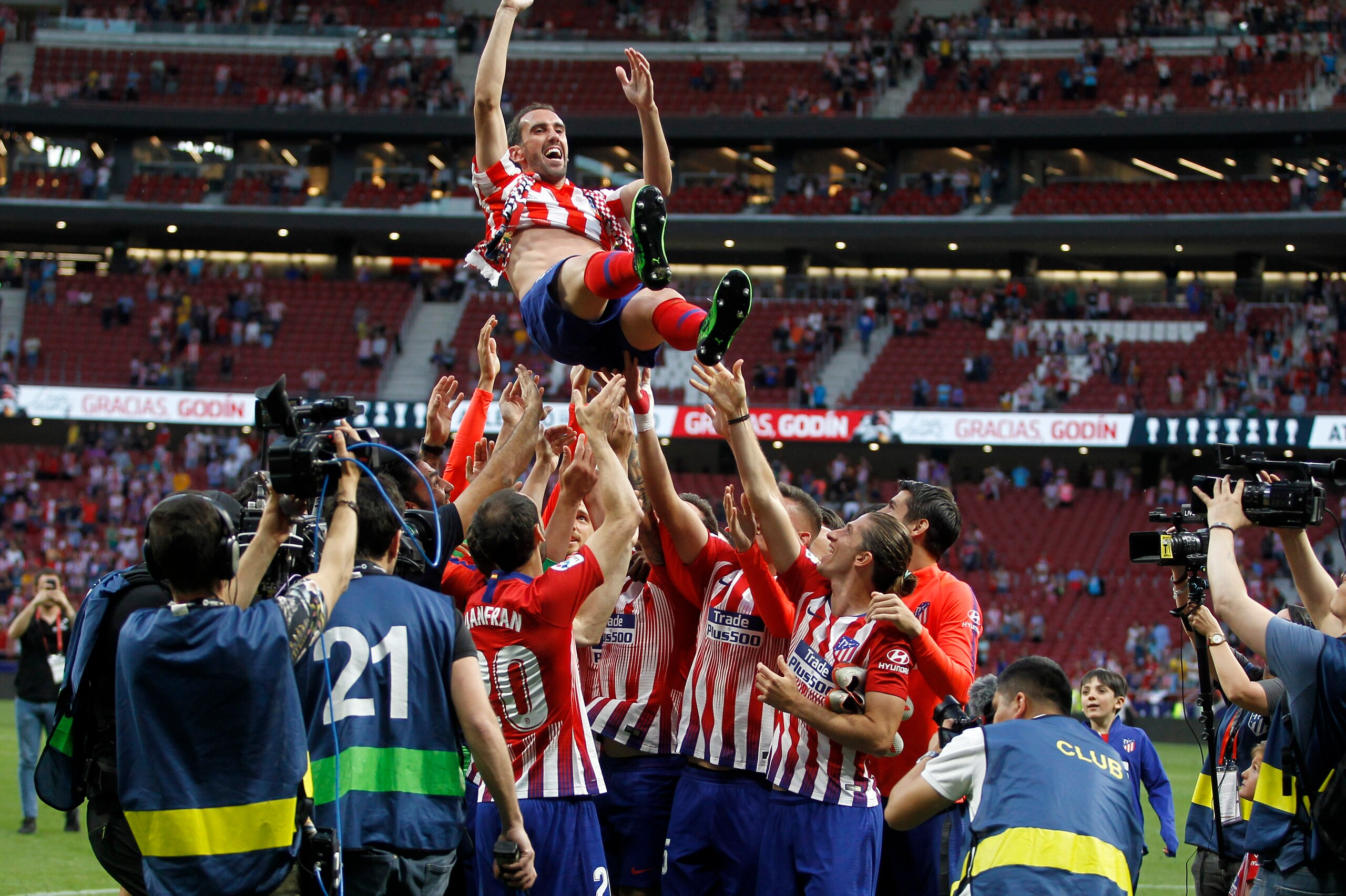 MADRID, SPAIN - MAY 12: Diego Godin of Atletico de Madrid laughs after the La Liga match between Club Atletico de Madrid and Sevilla FC at Wanda Metropolitano on May 12, 2019 in Madrid, Spain. (Photo by TF-Images/Getty Images)