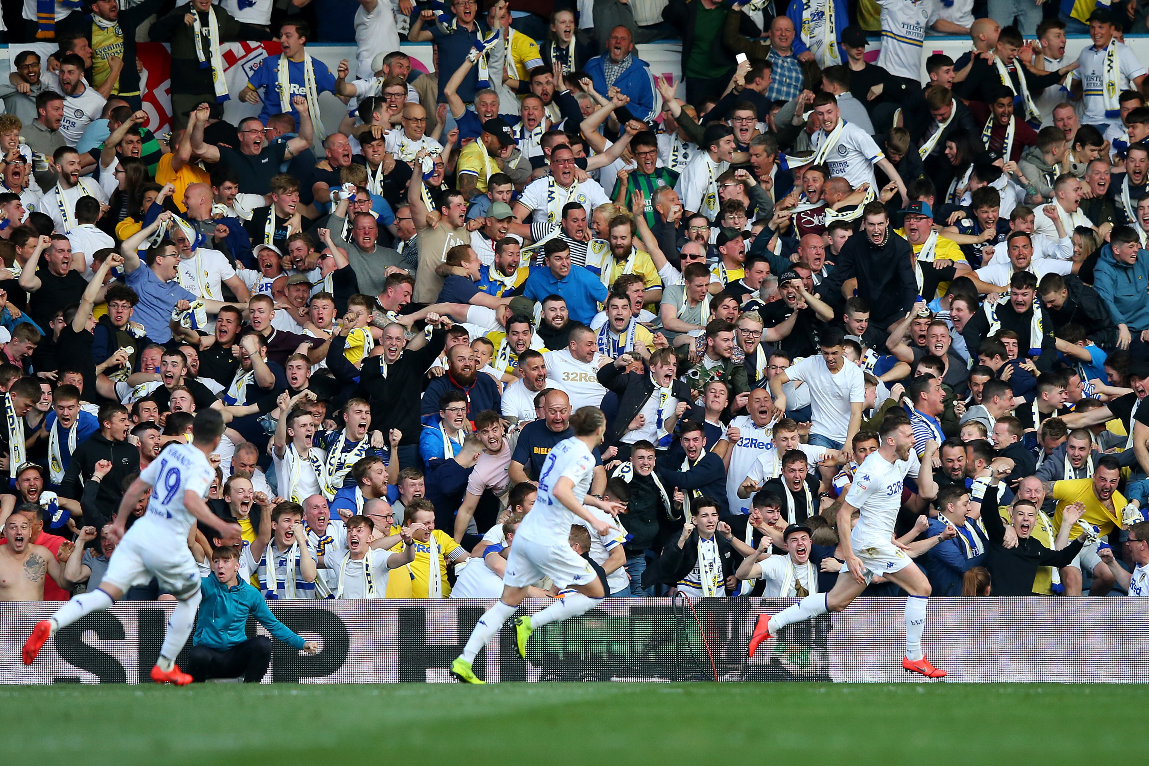LEEDS, ENGLAND - MAY 15: Stuart Dallas of Leeds United celebrates after scoring his team's first goal during the Sky Bet Championship Play-off semi final second leg match between Leeds United and Derby County at Elland Road on May 15, 2019 in Leeds, Engla