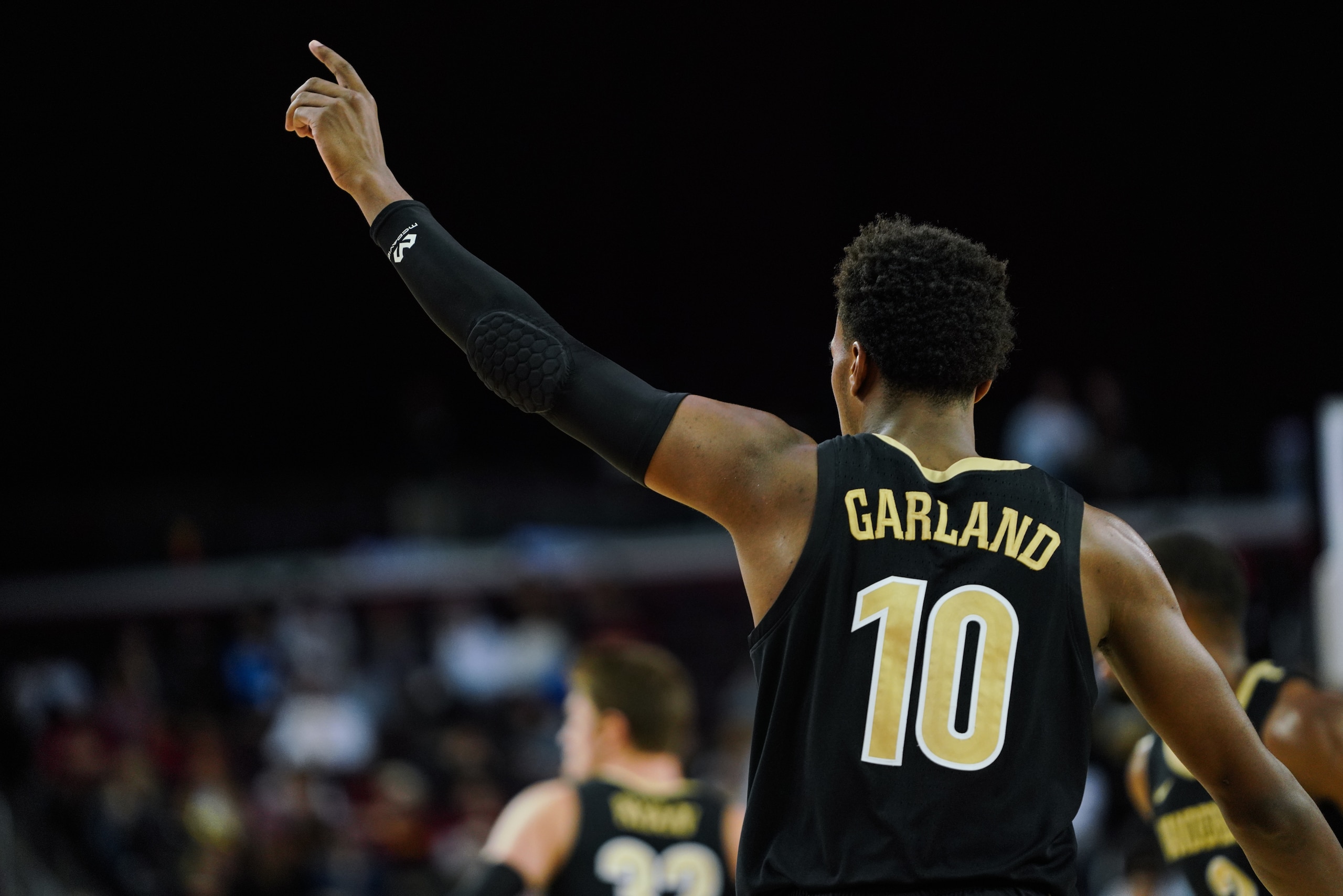 LOS ANGELES, CA - NOVEMBER 11:  Darius Garland #10 of the Vanderbilt Commodores looks on against the USC Trojans during a game at The Galen Center on November 11, 2018 in Los Angeles, California.  (Photo by Cassy Athena/Getty Images)