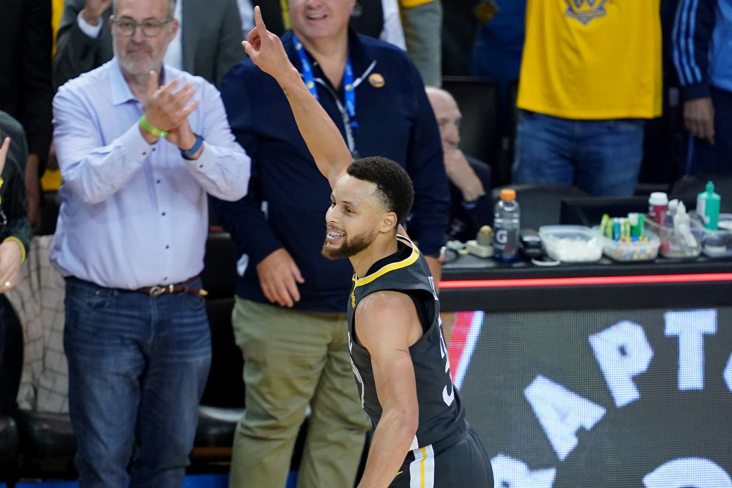 OAKLAND, CALIFORNIA - MAY 16: Stephen Curry #30 of the Golden State Warriors celebrates after defeating the Portland Trail Blazers 114-111 in game two of the NBA Western Conference Finals at ORACLE Arena on May 16, 2019 in Oakland, California. NOTE TO USE