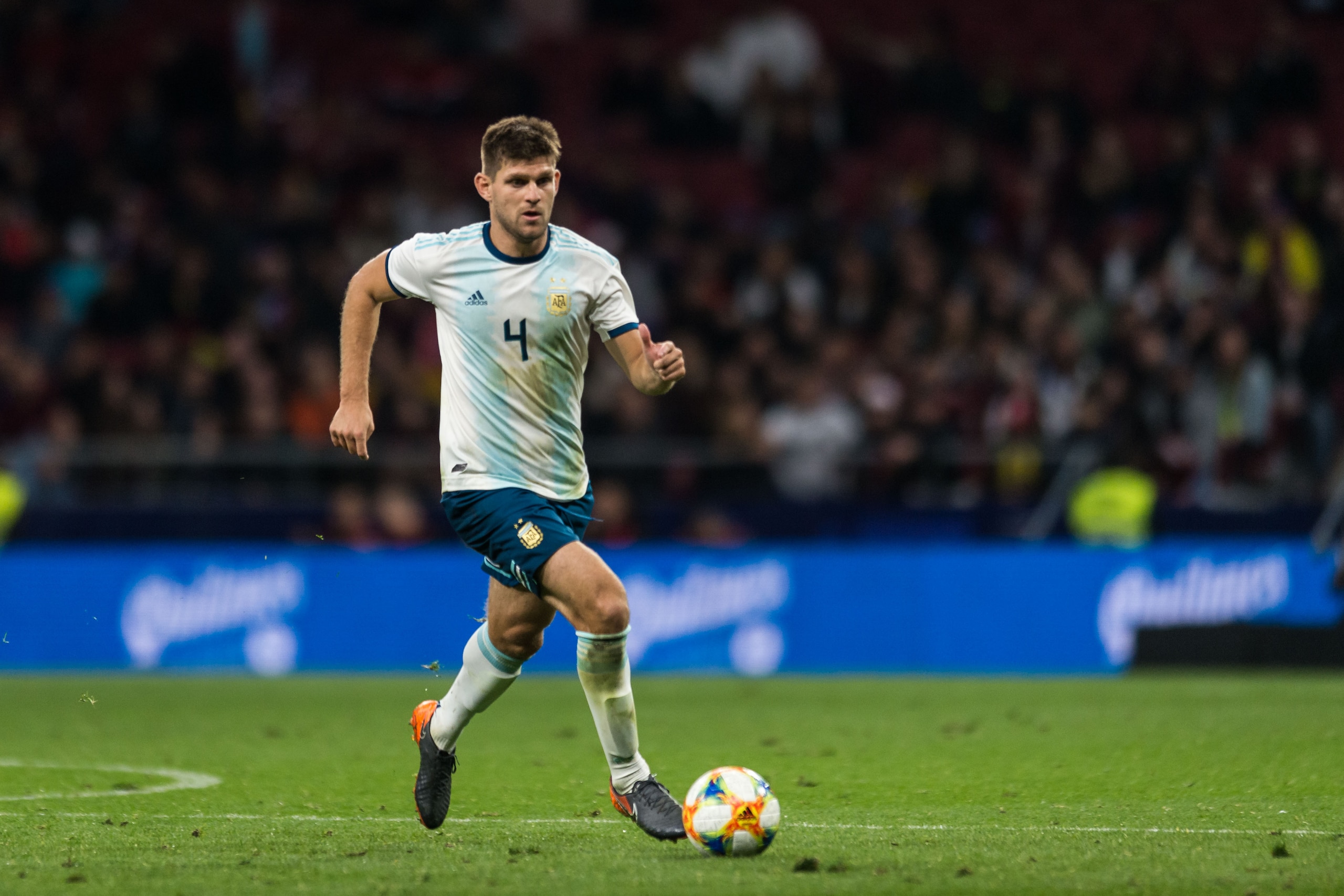 MADRID, SPAIN - MARCH 22: Walter Kannemann of Argentina controls the ball during the International Friendly match between Argentina and Venezuela at Estadio Wanda Metropolitano on March 22, 2019 in Madrid, Spain. (Photo by TF-Images/Getty Images)